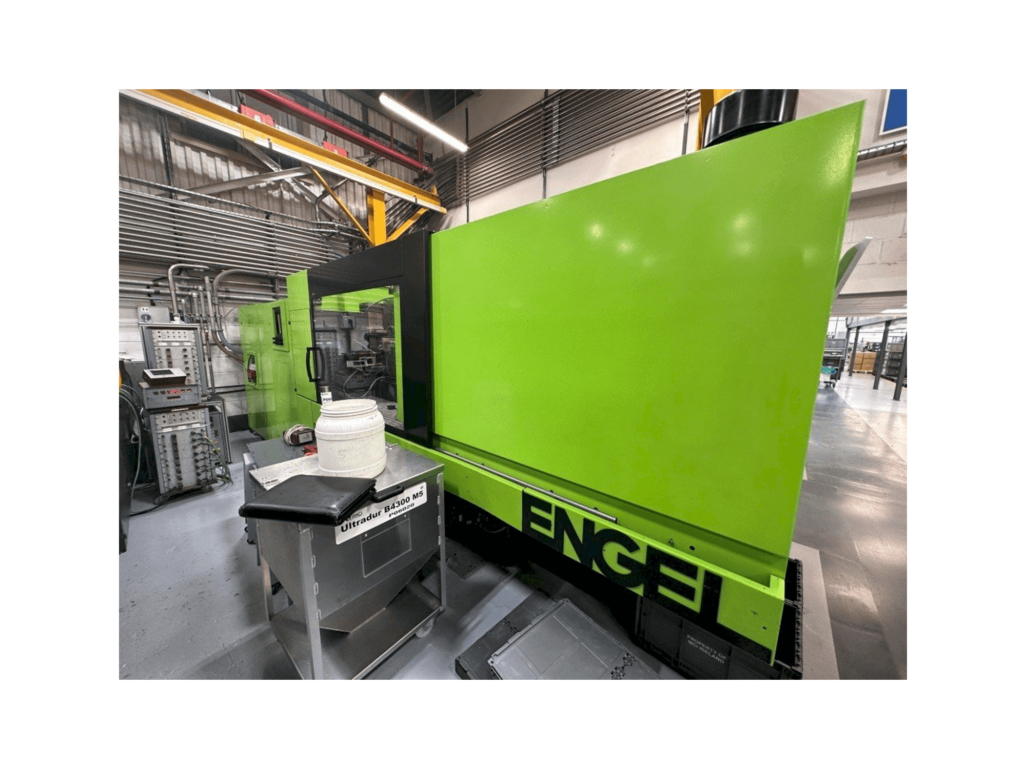 Вид станка Engel Victory 650/180 Tech спереди