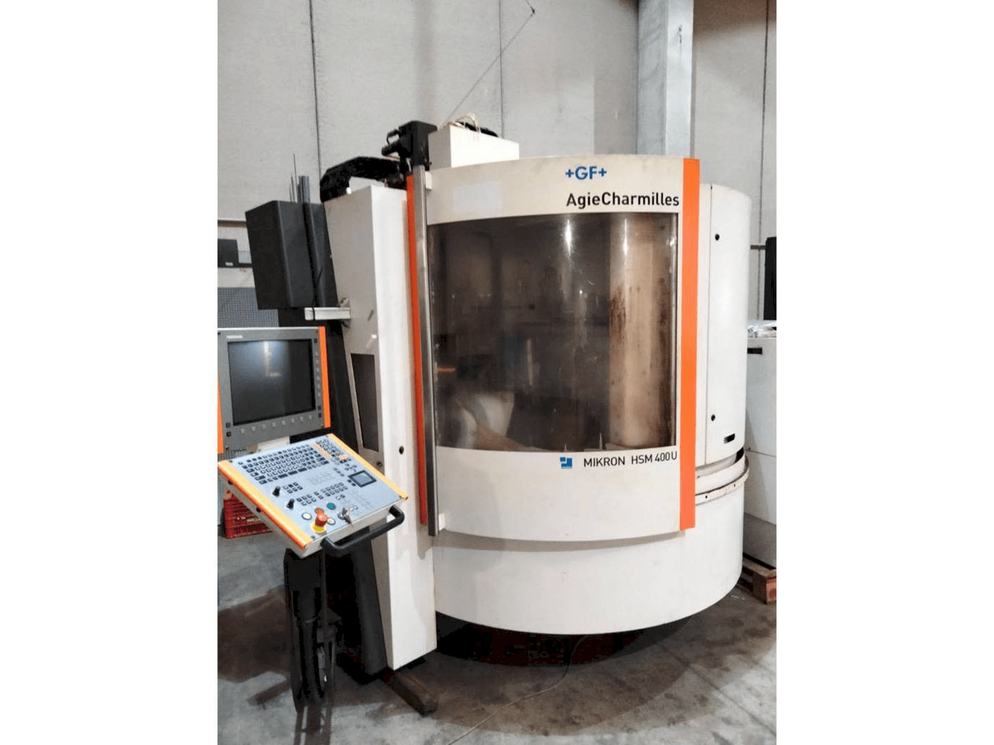 Вид станка MIKRON HSM 400 U спереди