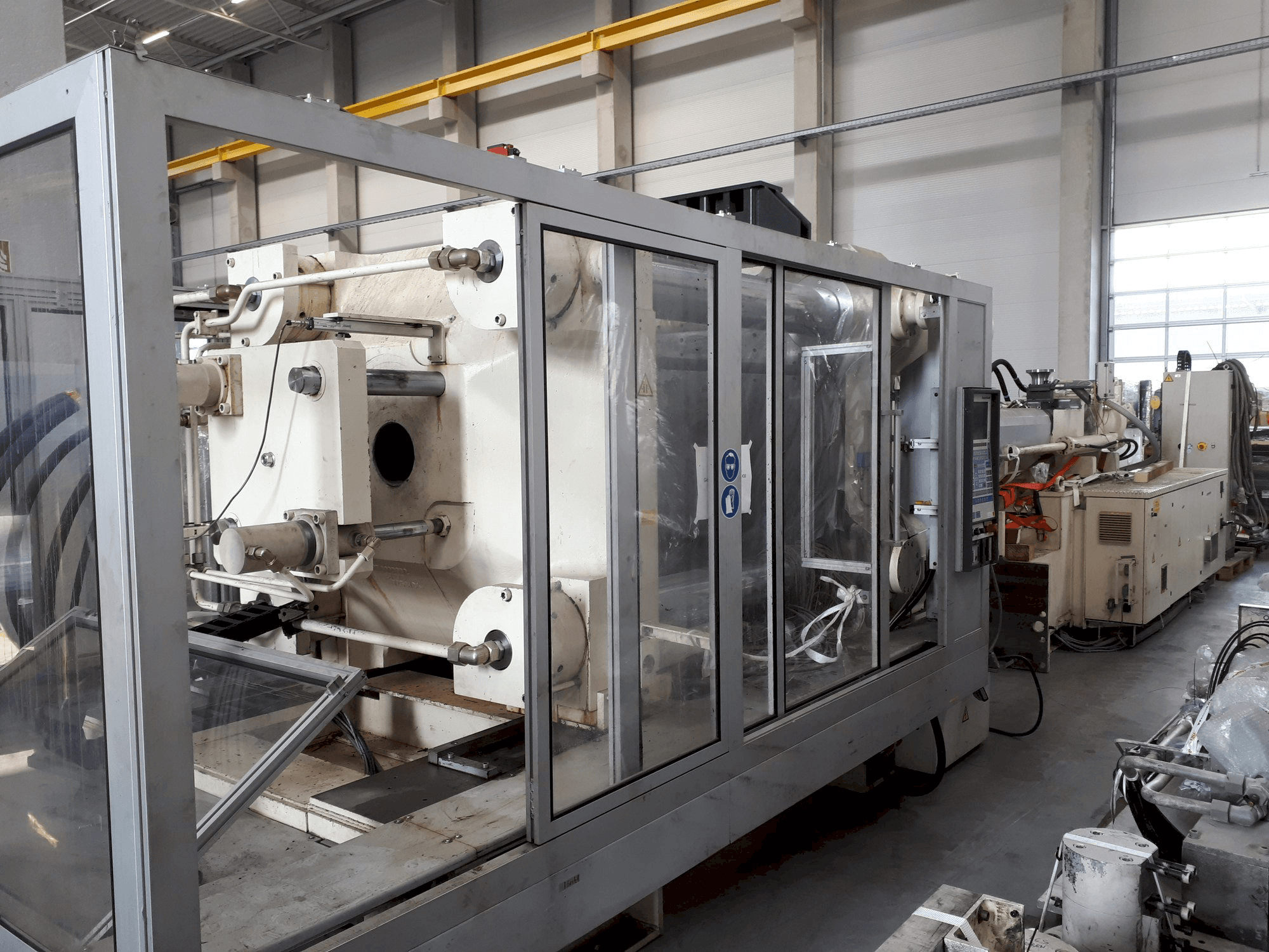 Front view of Krauss Maffei 650-2700 C1 machine