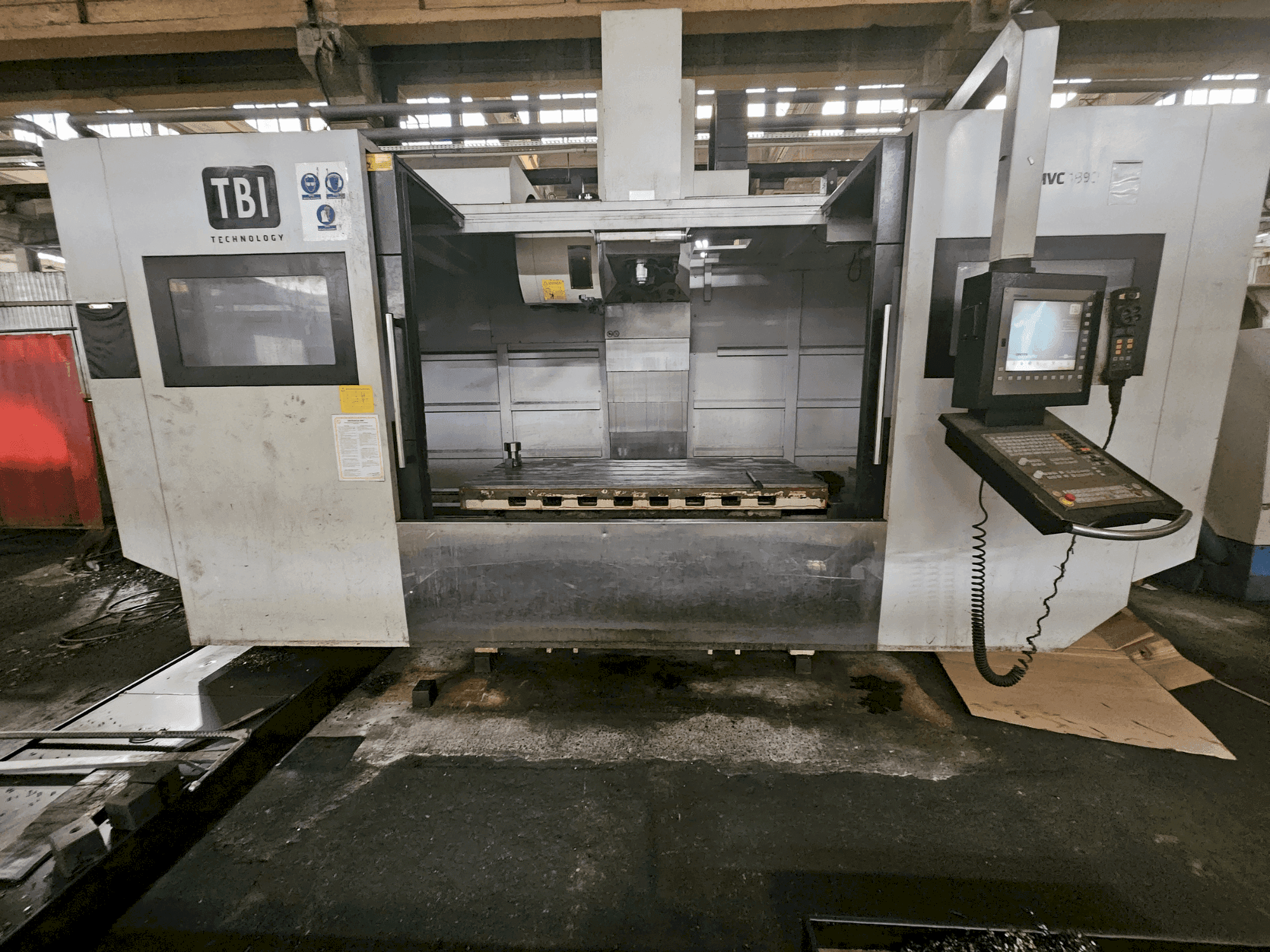 Вид станка TBI MVC 1890 спереди