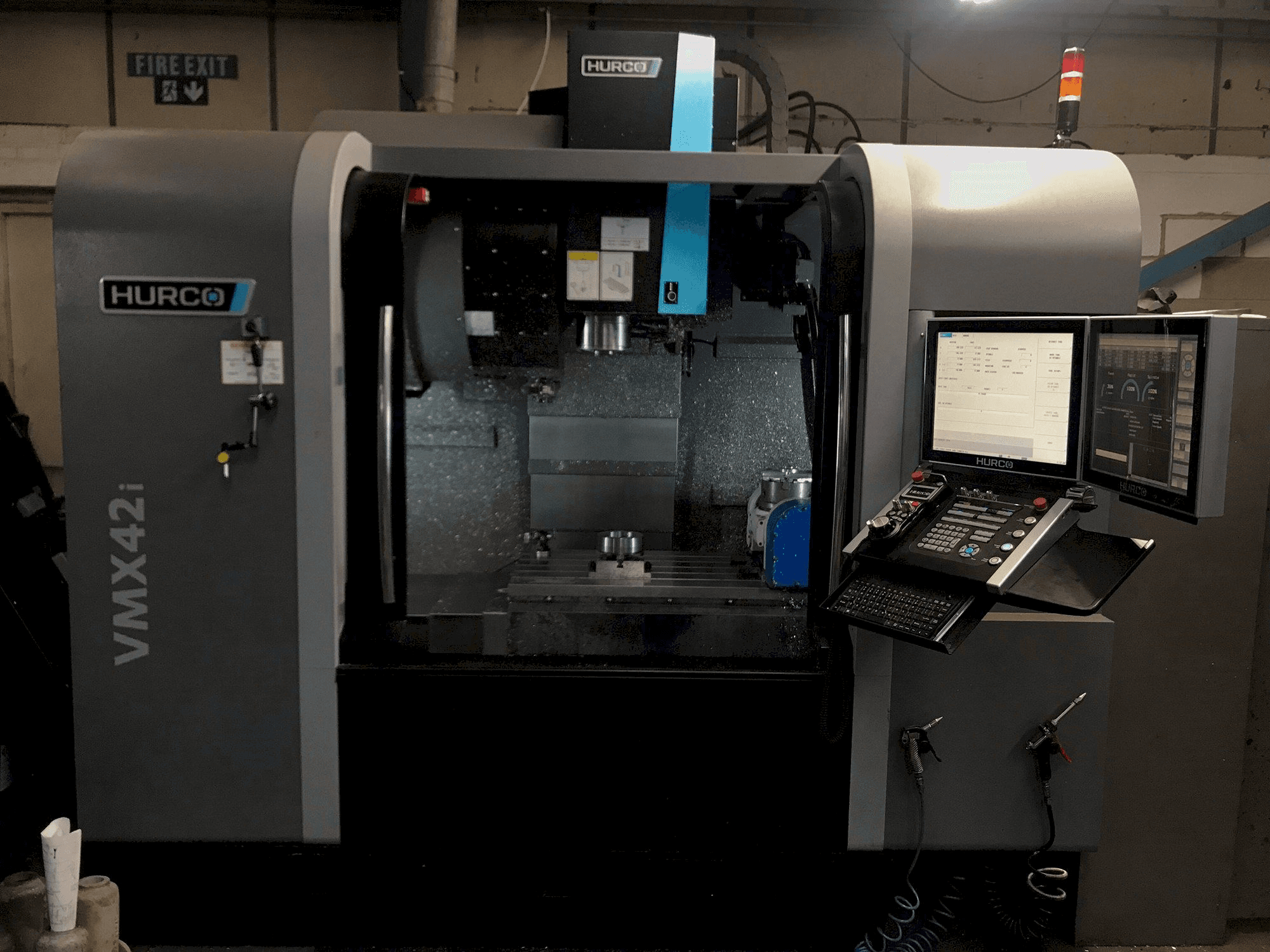 Вид станка Hurco VMX42i спереди