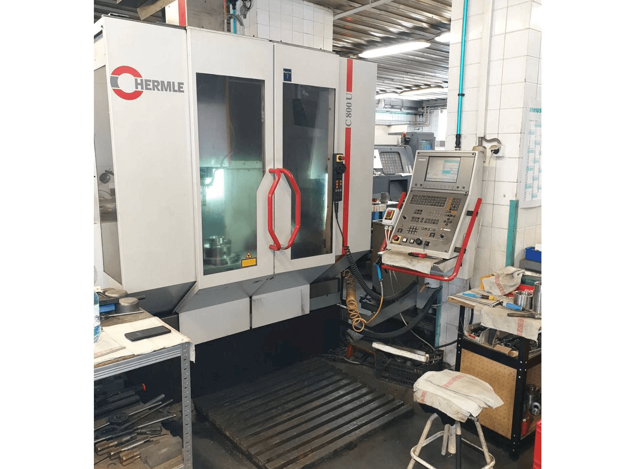 Вид станка HERMLE C800 U спереди