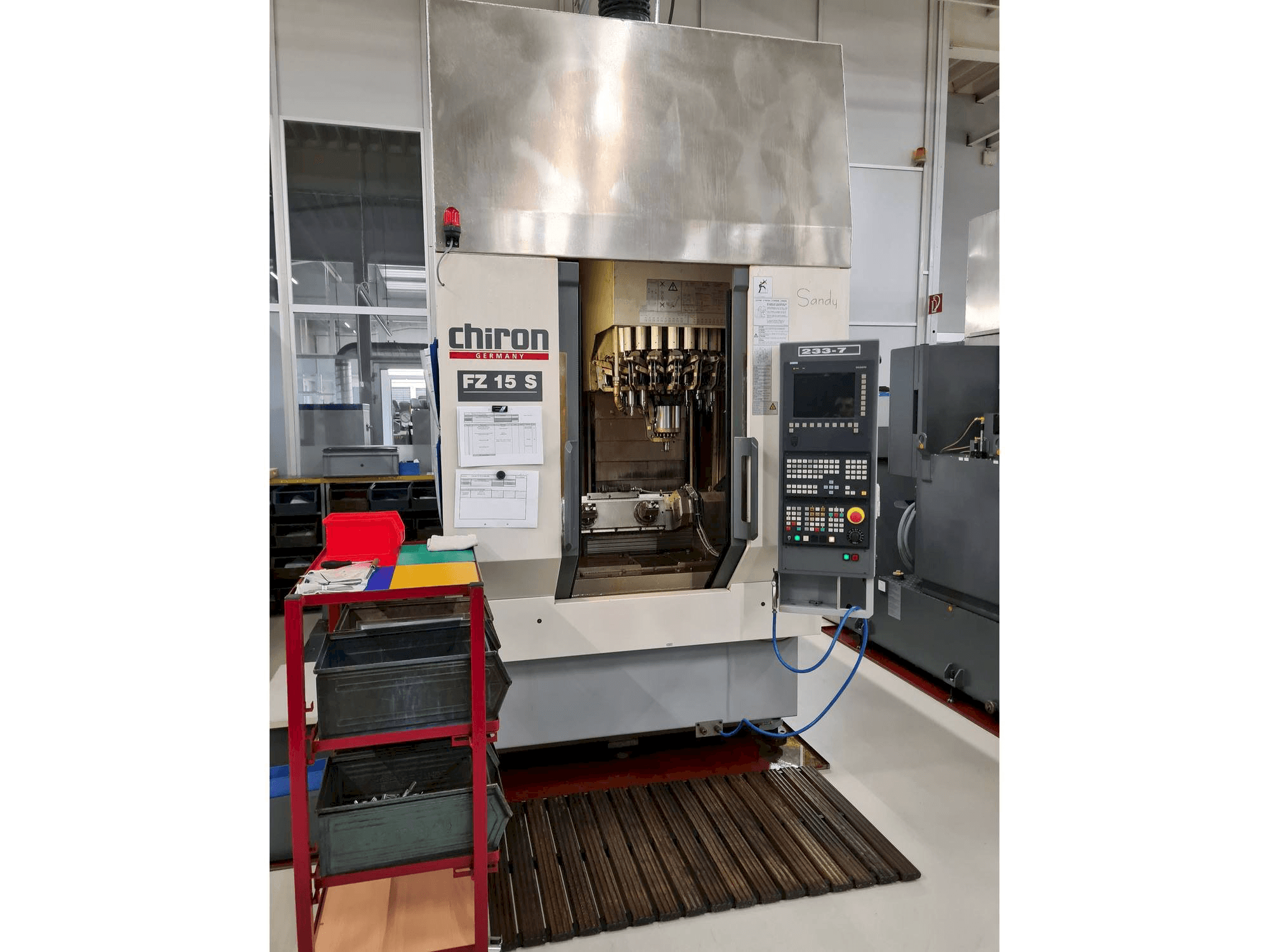 Вид станка CHIRON FZ 15 S спереди