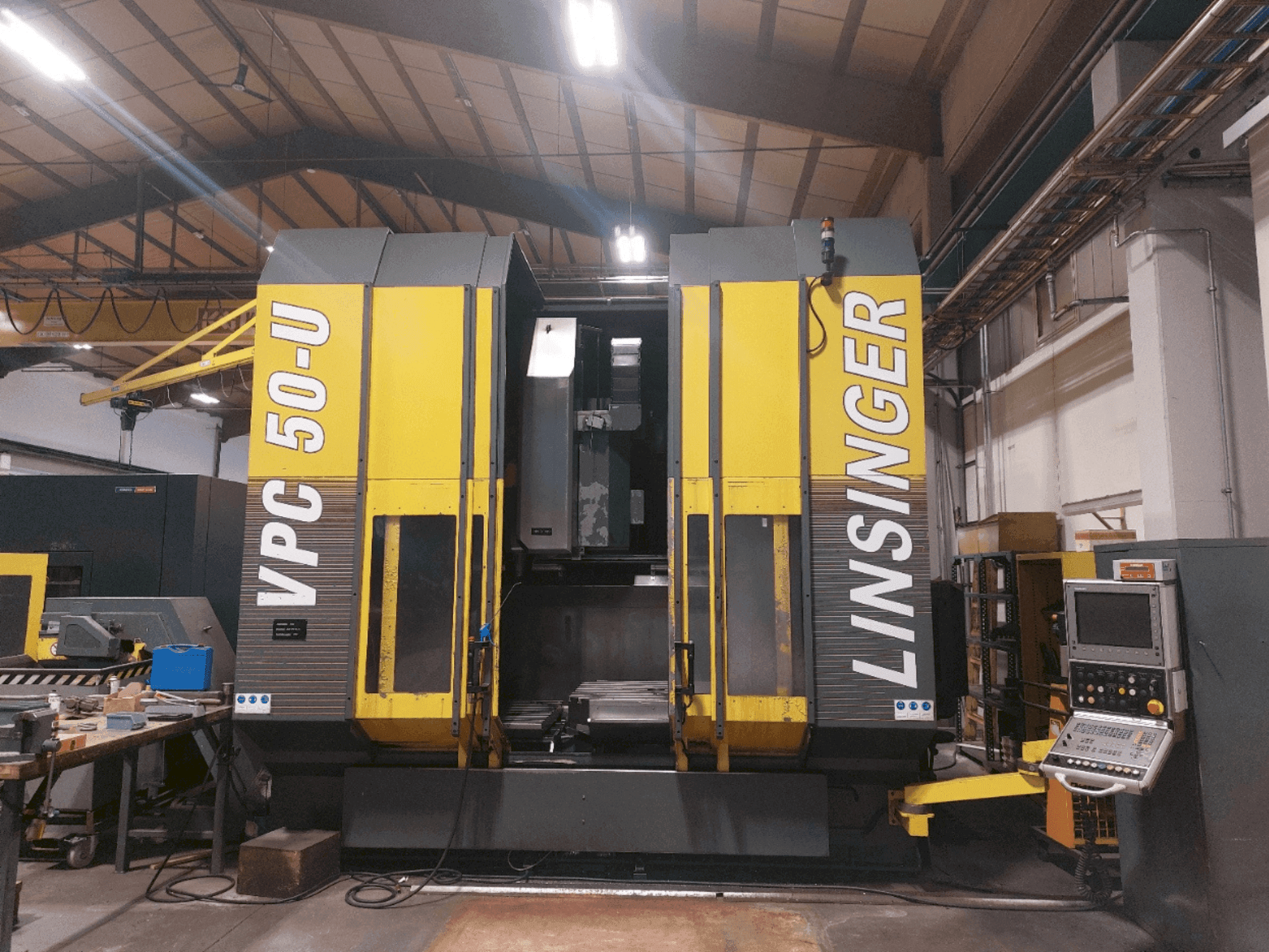 Вид станка AXA VPC 50U спереди