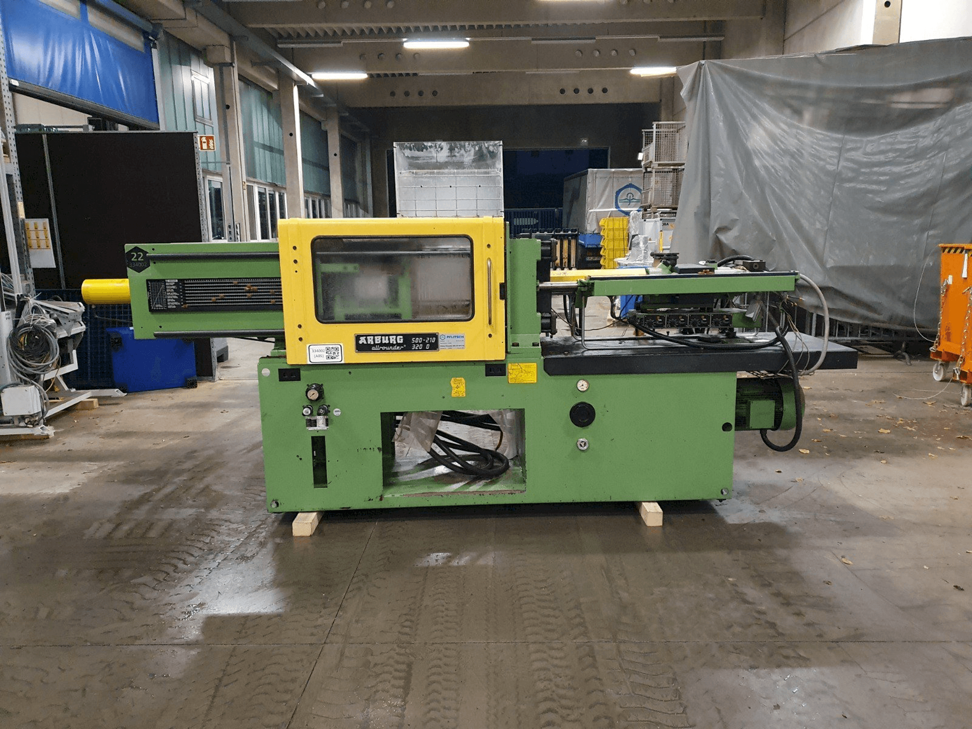 Вид станка Arburg Allrounder 320 D 500-210 спереди