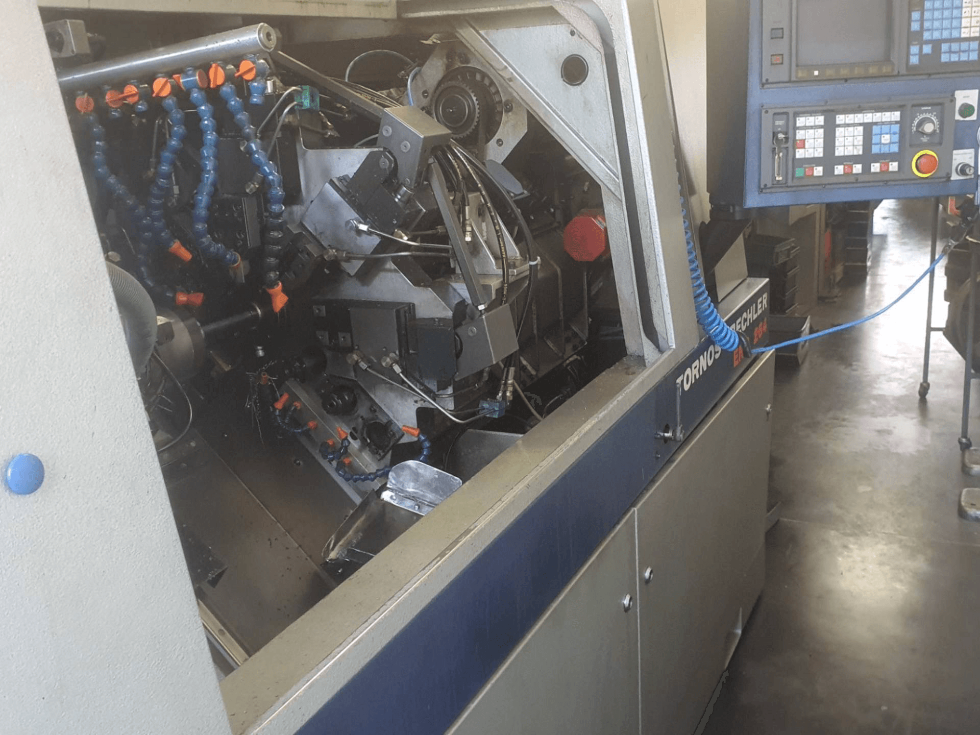 Вид станка Tornos-Bechler ENC 264 спереди