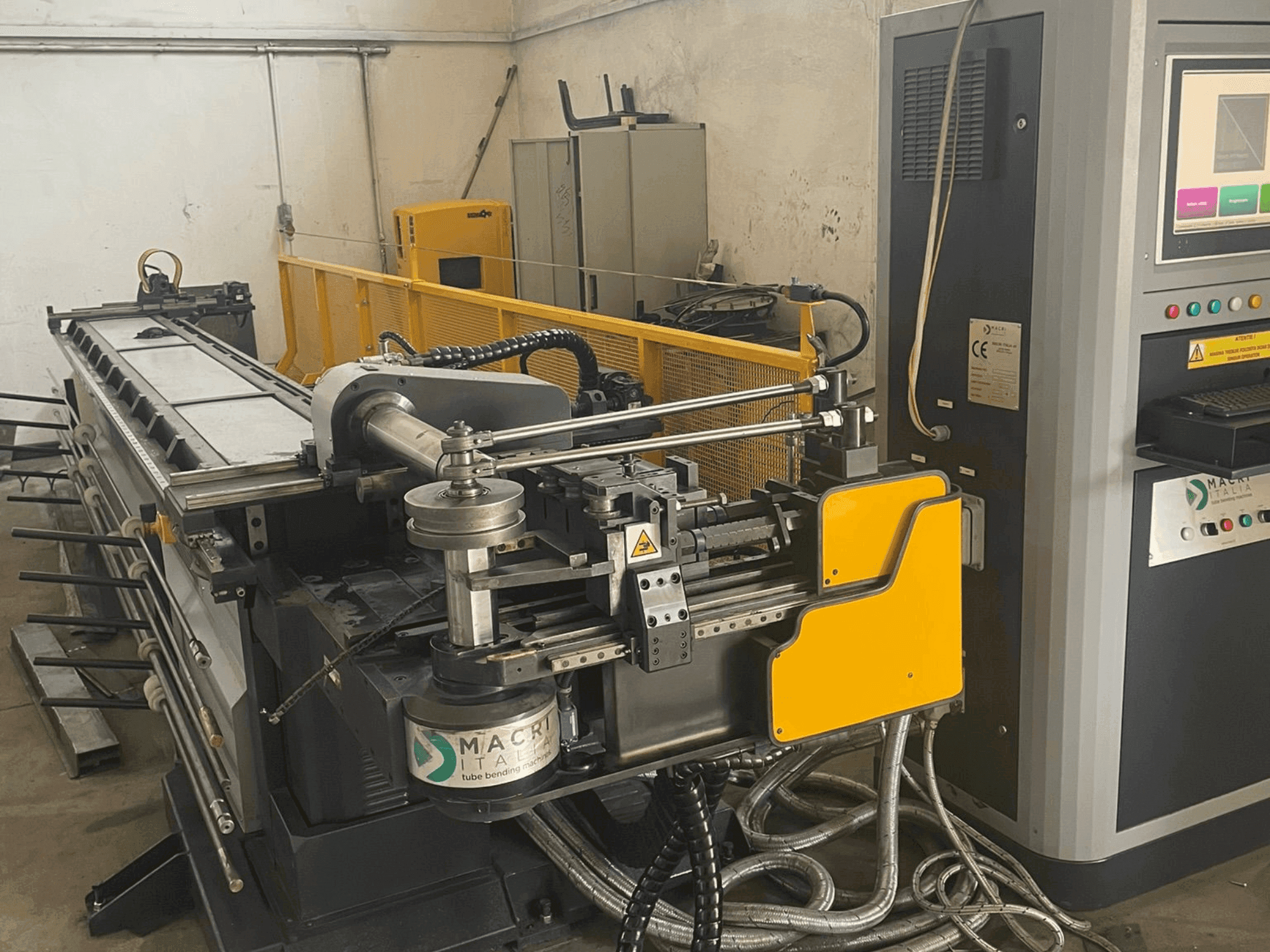 Вид станка MACRI PROVAR 6-45 U-D спереди