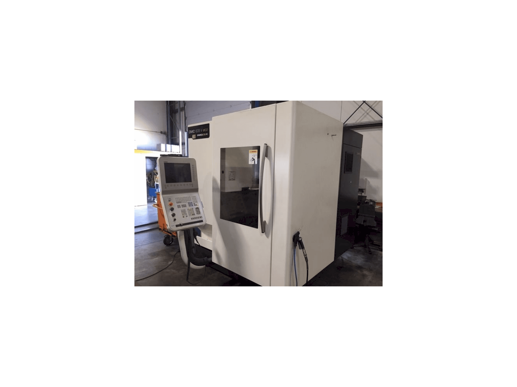 Вид станка DECKEL MAHO DMC 635 eco спереди