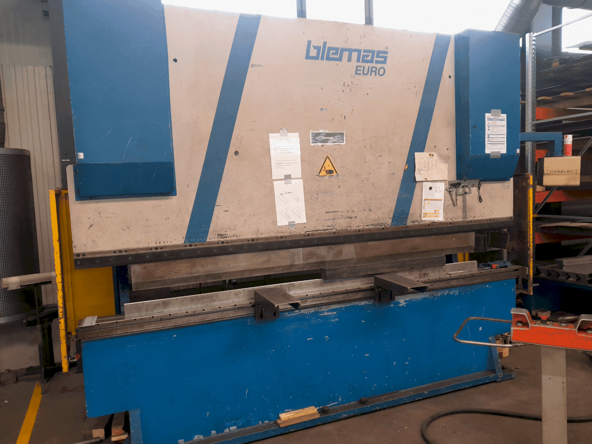 Вид станка BLEMAS EURO 160 спереди
