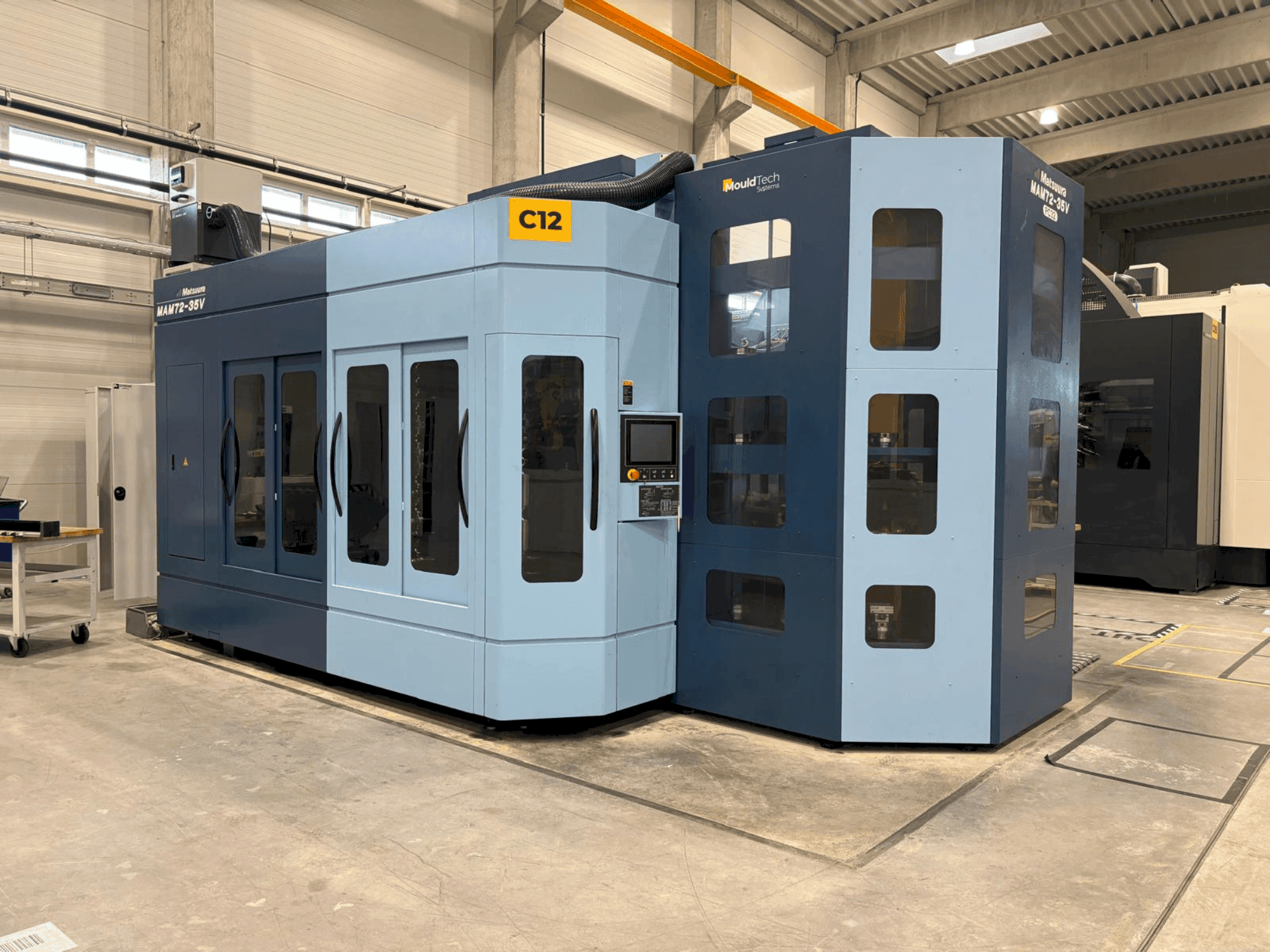 Вид станка Matsuura MAM72-35V спереди
