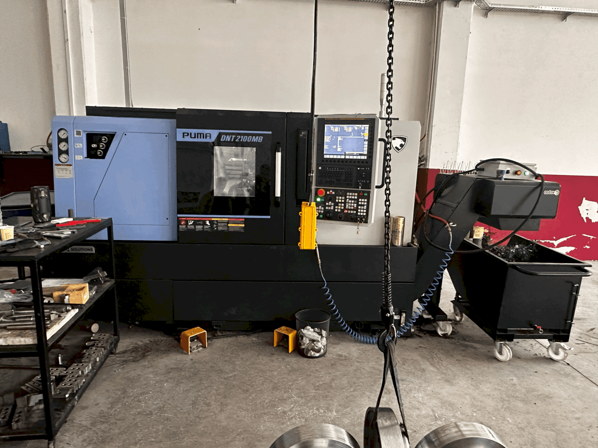 Вид станка DN SOLUTIONS Puma DNT2100MB спереди