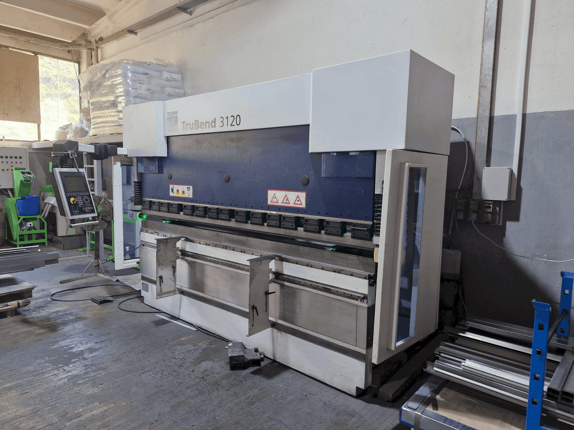 Вид станка TRUMPF TruBend 3120, спереди