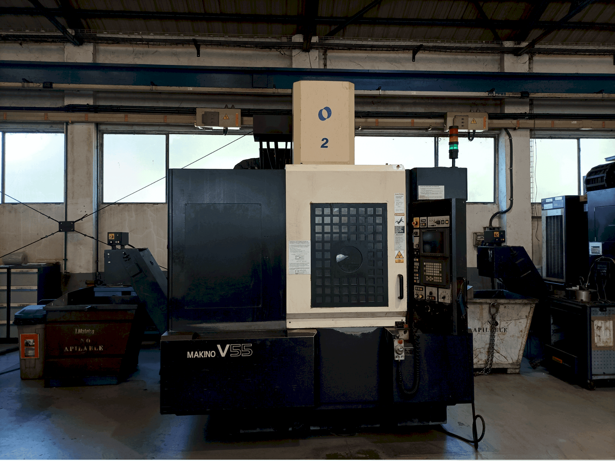 Вид станка Makino V55-A15 спереди