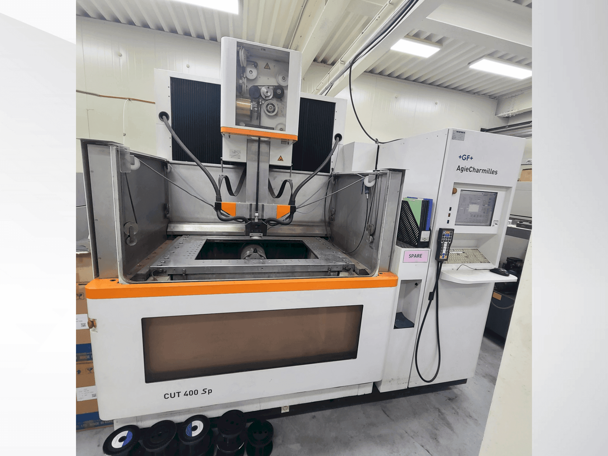 Вид станка AGIE CUT 400 Sp спереди
