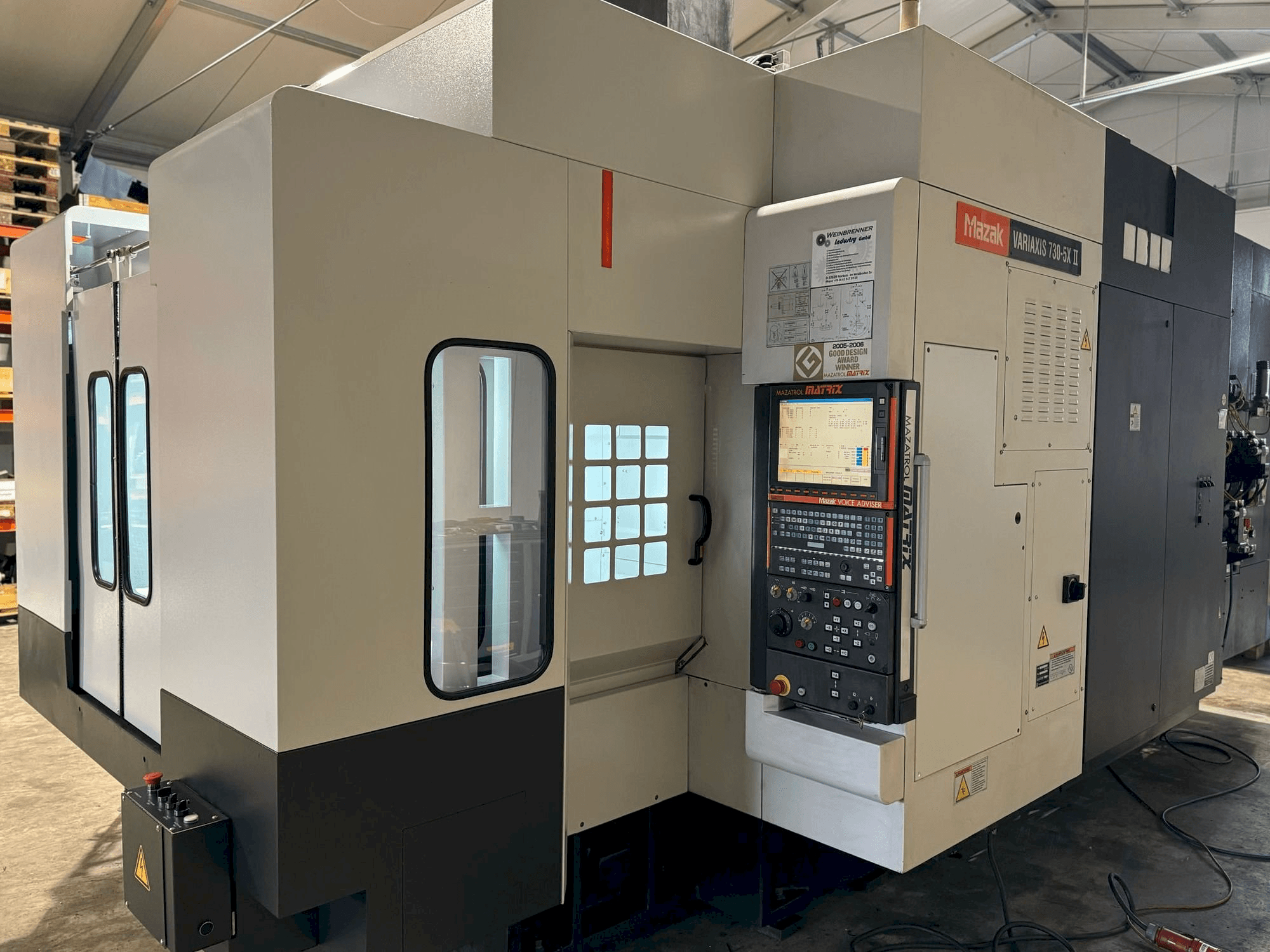 Вид станка Mazak Variaxis 730-5X II спереди