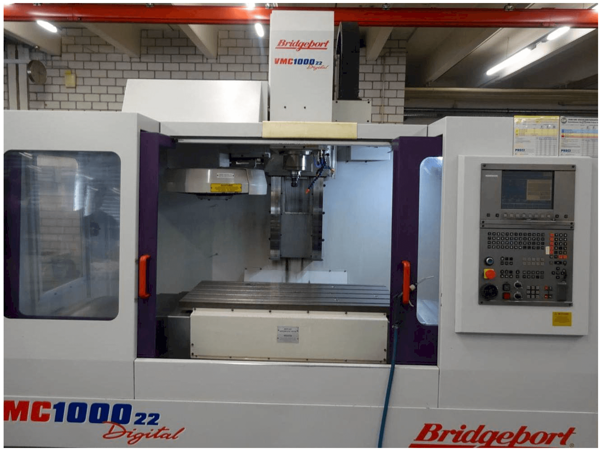Вид станка Bridgeport VMC1000-22 спереди