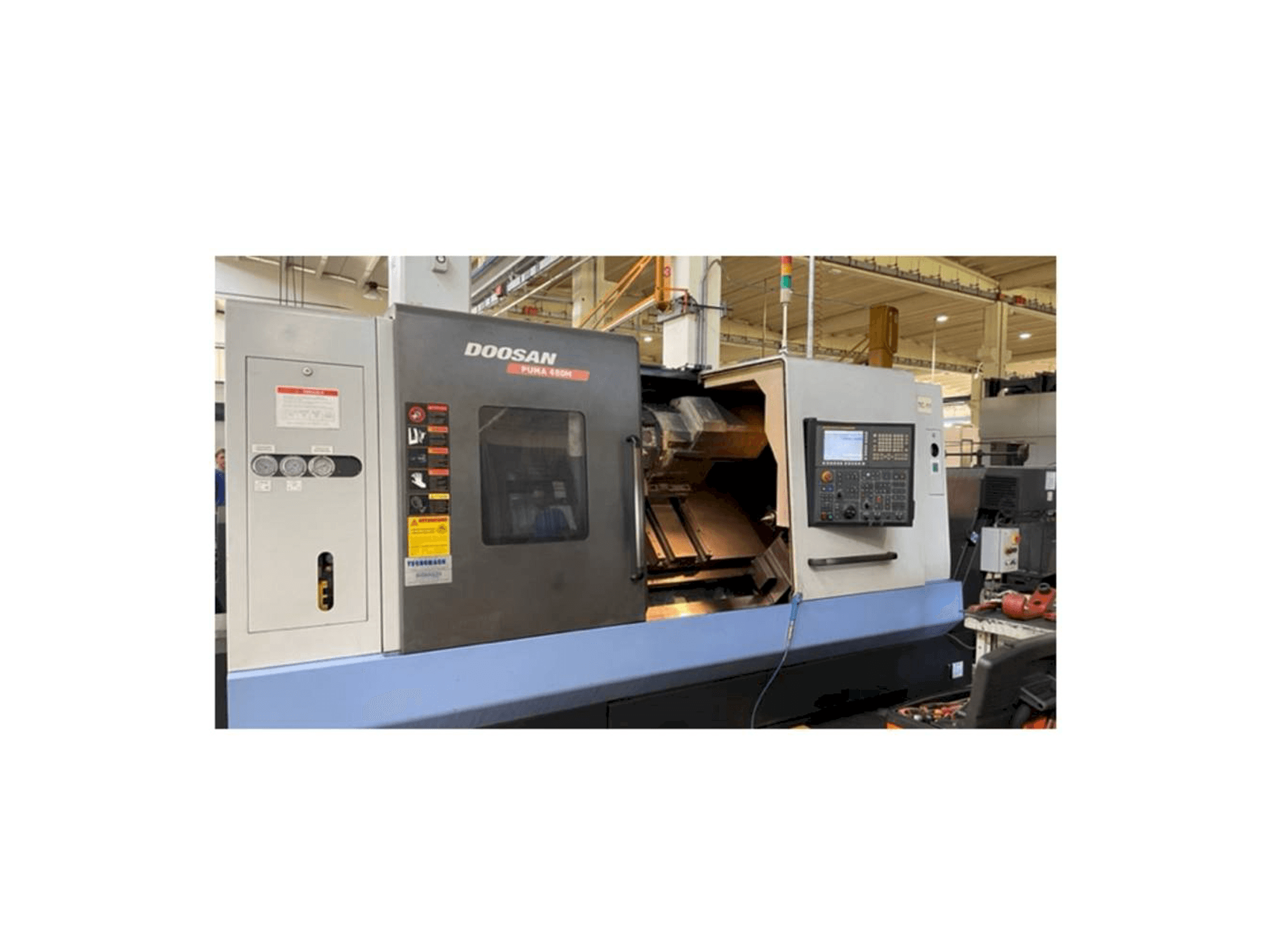 Вид станка Doosan PUMA 480 MB спереди