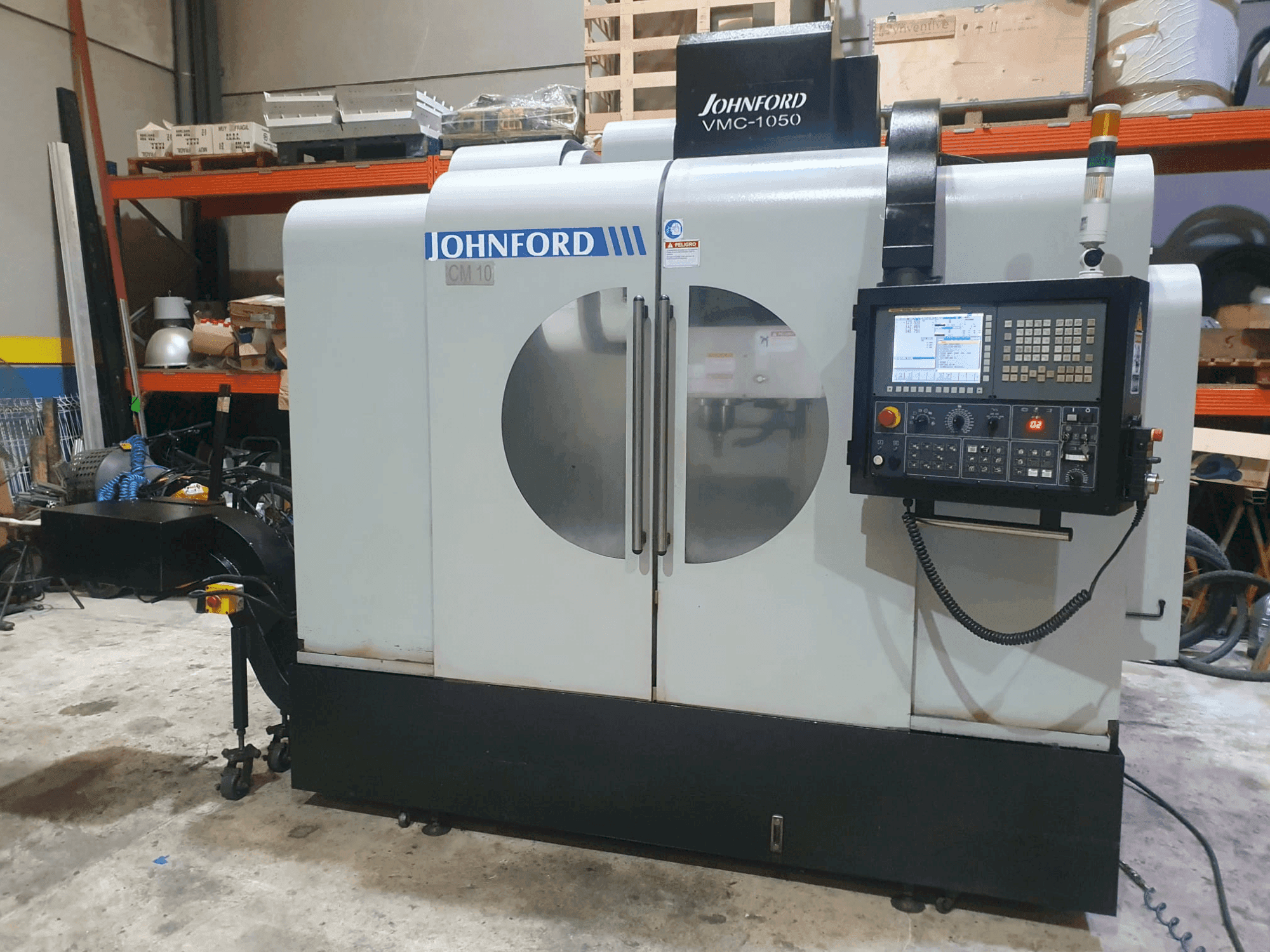 Вид станка Johnford VMC-1050 спереди