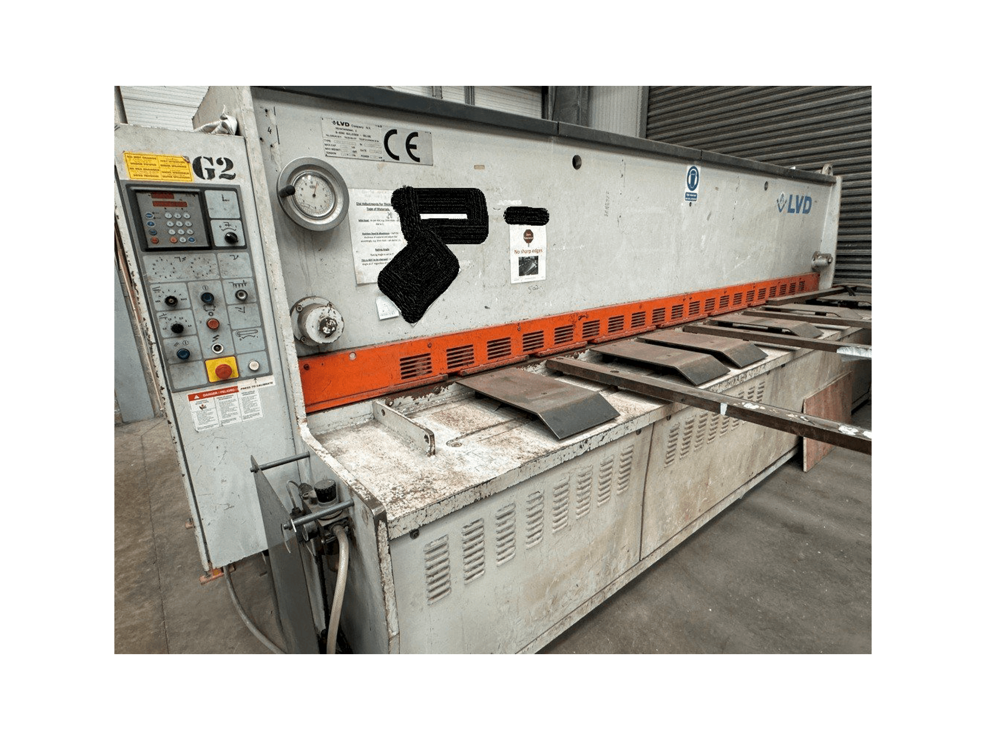 Вид станка LVD HST-C 40/6 спереди