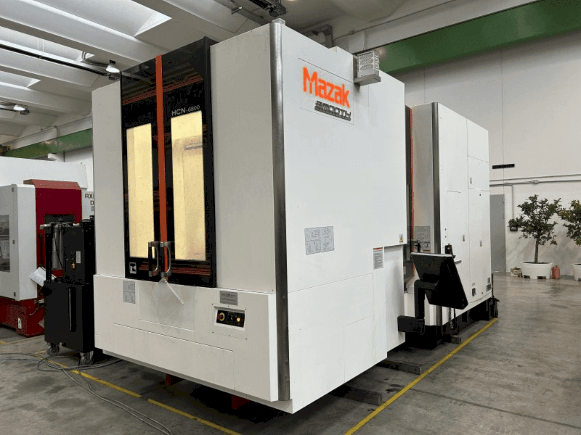 Вид станка Mazak HCN-6800 спереди