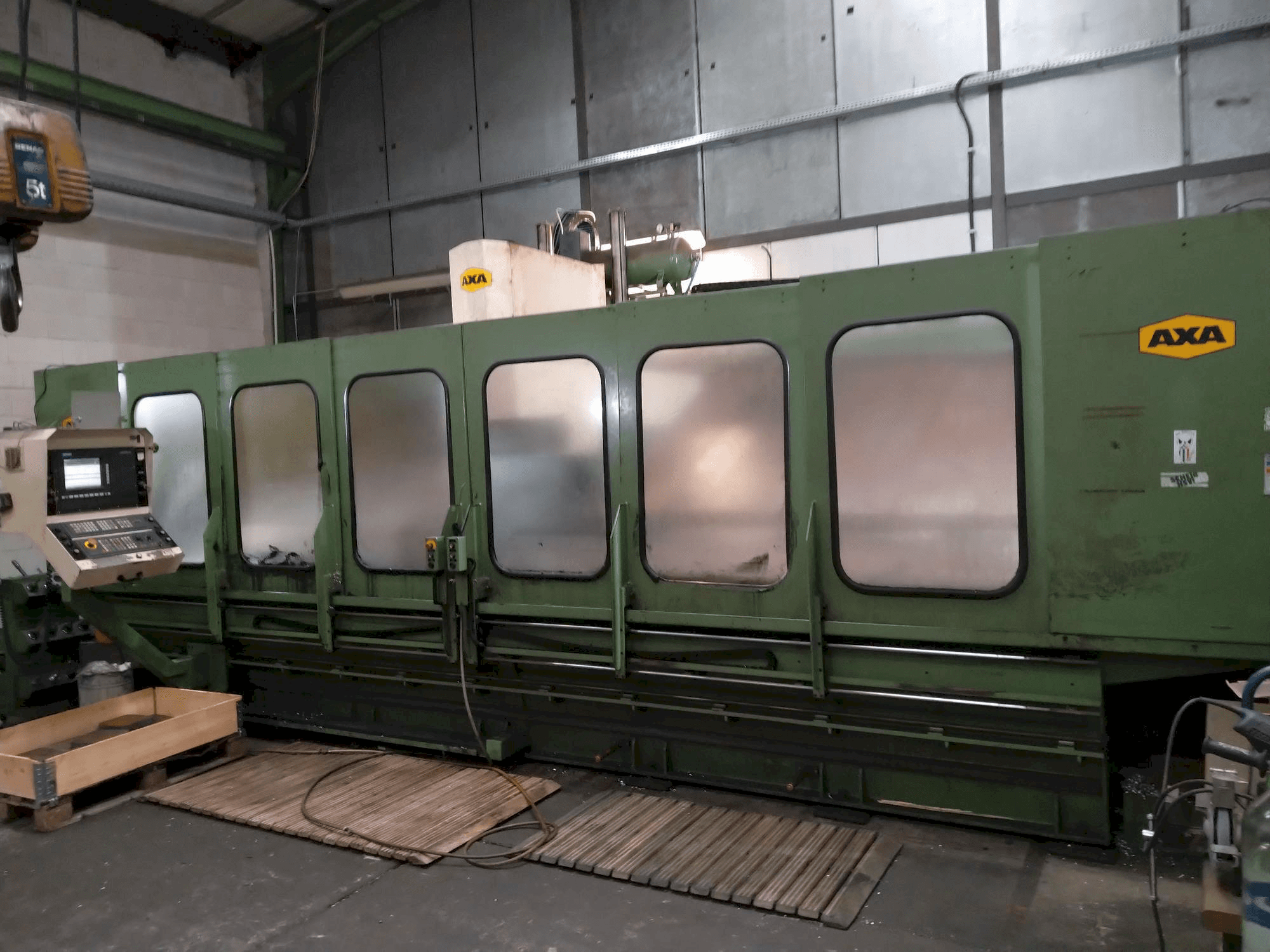 Вид станка AXA VSC 5000-m спереди