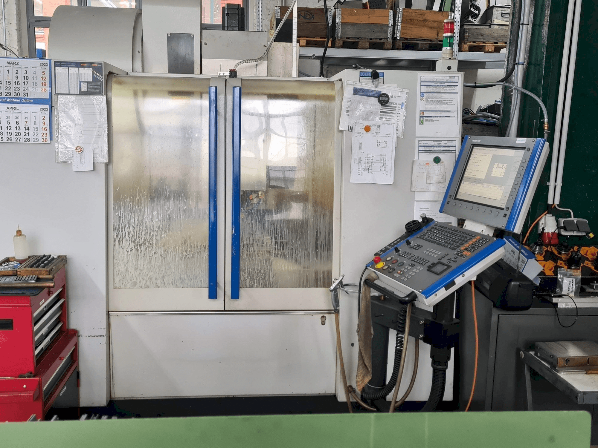 Вид станка MIKRON VCE600 Pro спереди