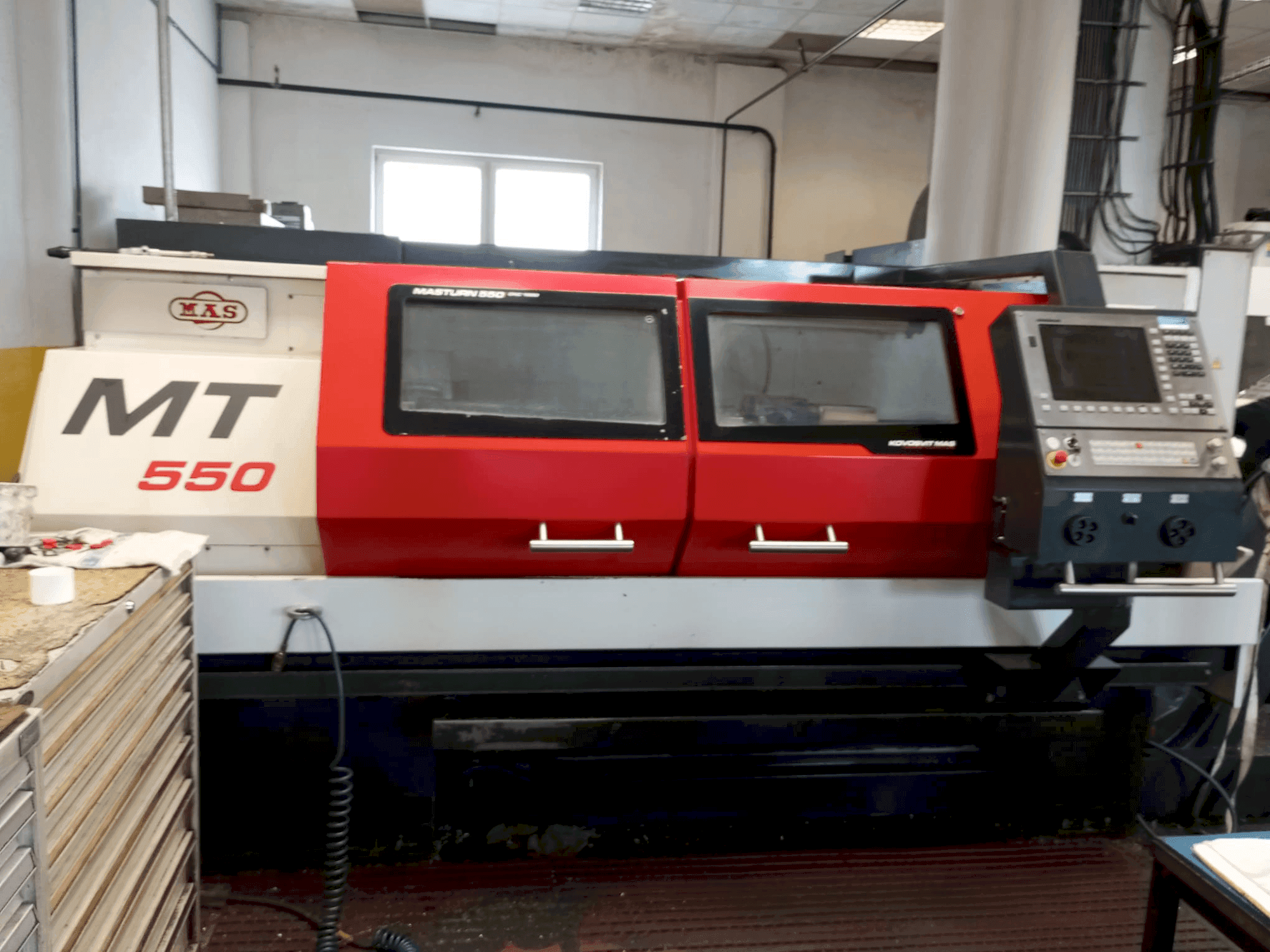Вид станка KOVOSVIT MAS MASTURN 550i CNC 1500 спереди