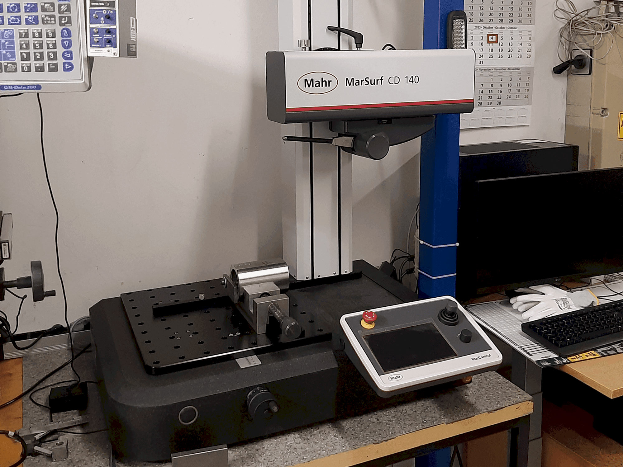 Вид станка MAHR MarSurf CD 140 спереди