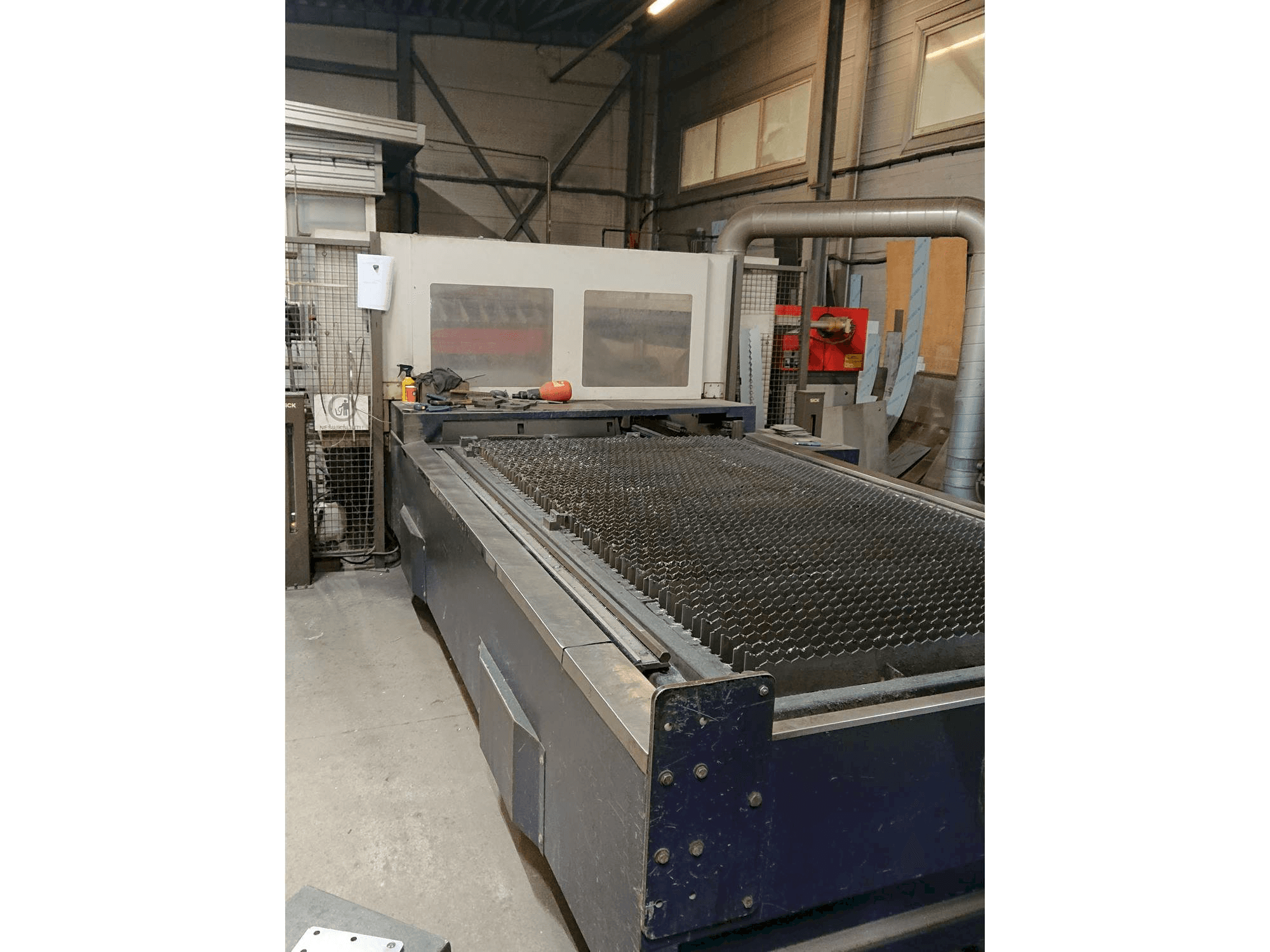 Вид станка Bystronic Bysprint 3015 Bylaser 3000 спереди