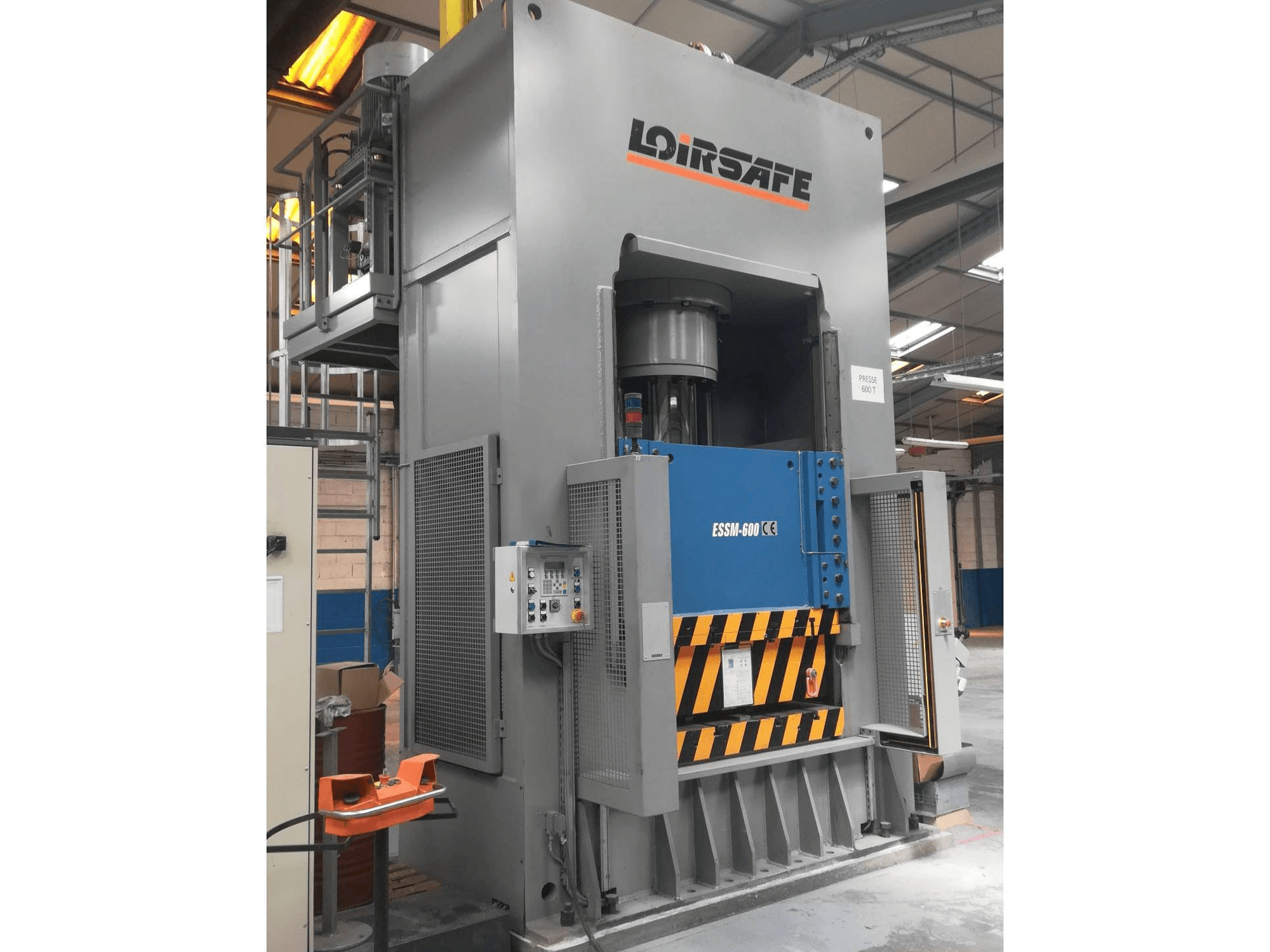 Вид станка LOIRSAFE ESSM -600/15-13,5/12-8 спереди