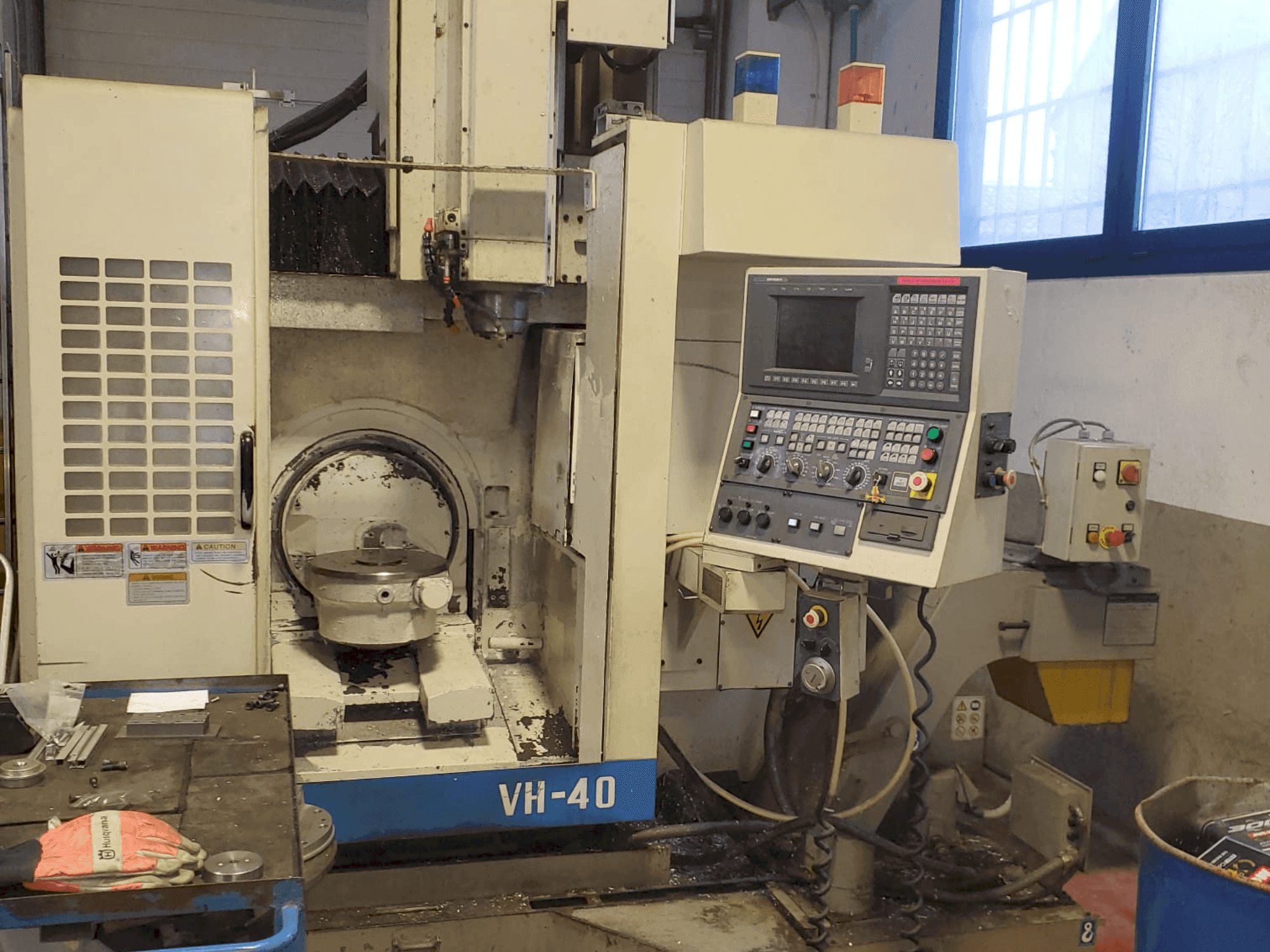 Вид станка Okuma VH-40 спереди