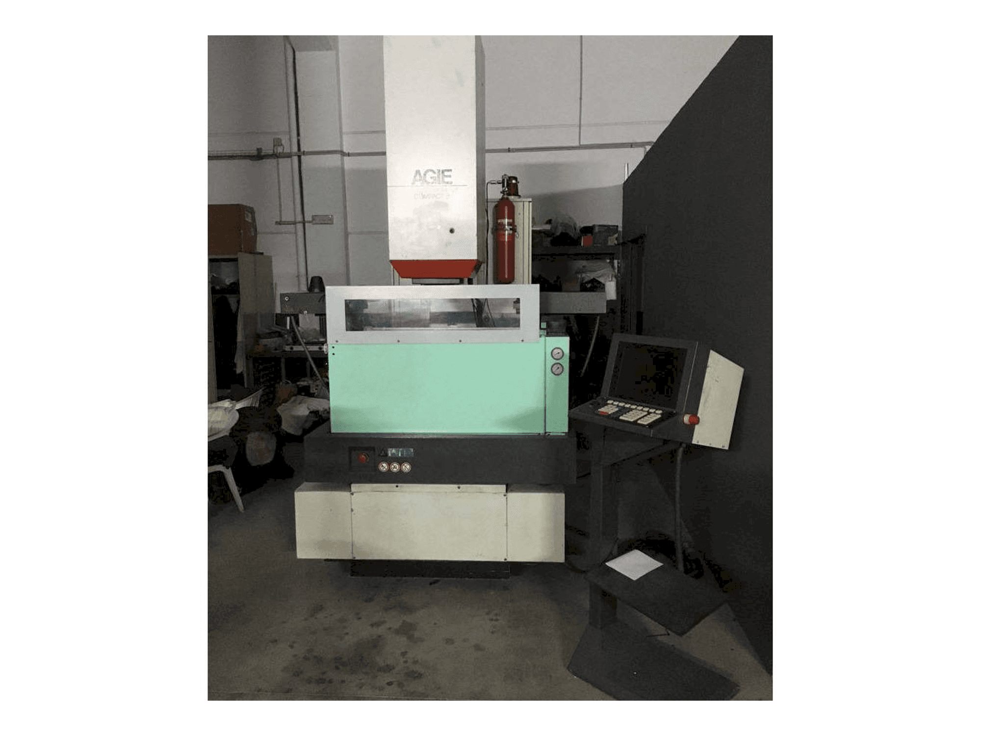 Вид станка AGIE Agietron Compact 3 спереди