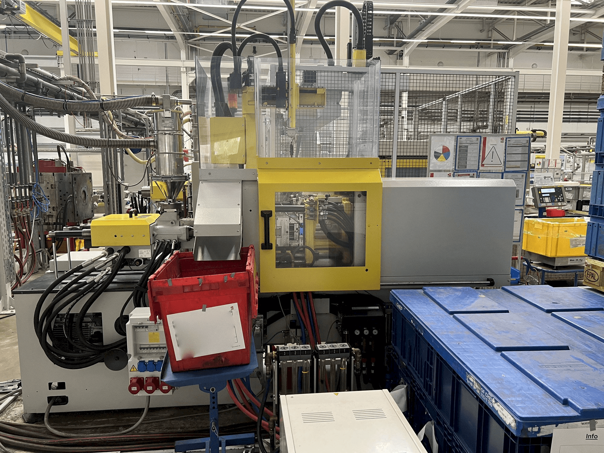 Вид станка Arburg 270S 350 - 70 спереди