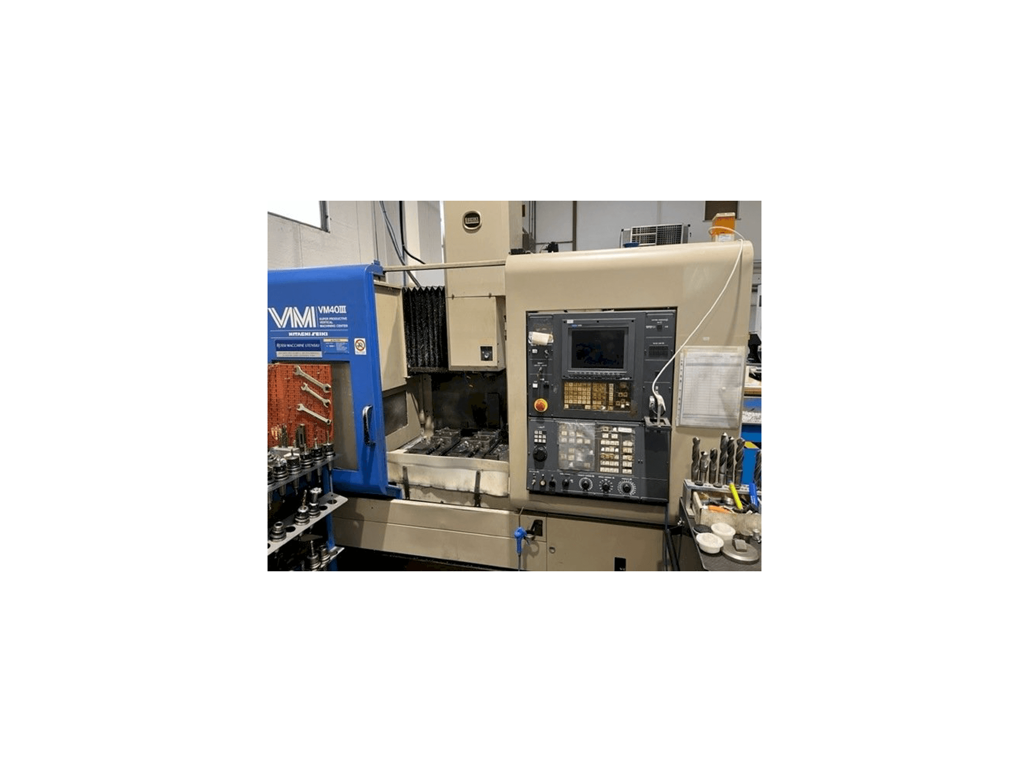 Вид станка HITACHI SEIKI VM40 спереди