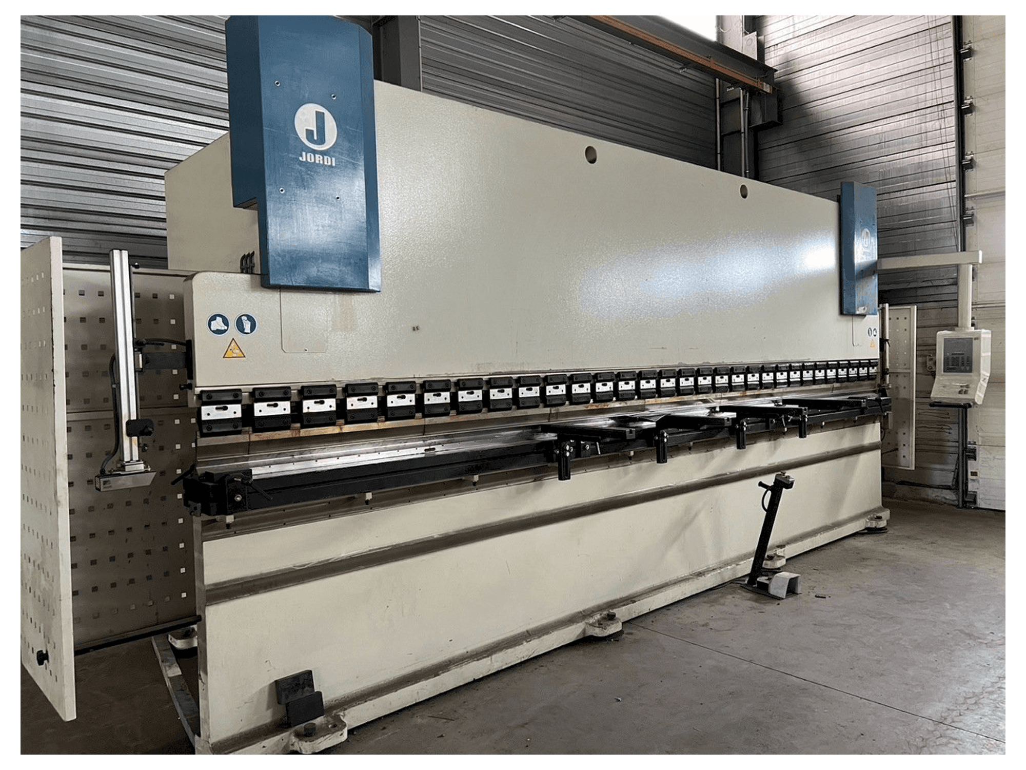 Вид станка JORDI PH 6225 спереди
