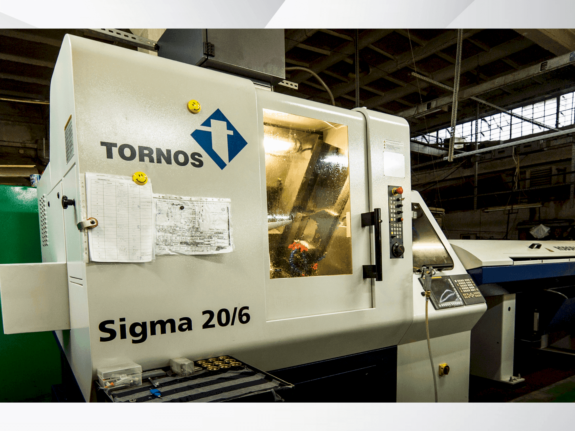 Вид станка TORNOS DECO Sigma 20/6 спереди