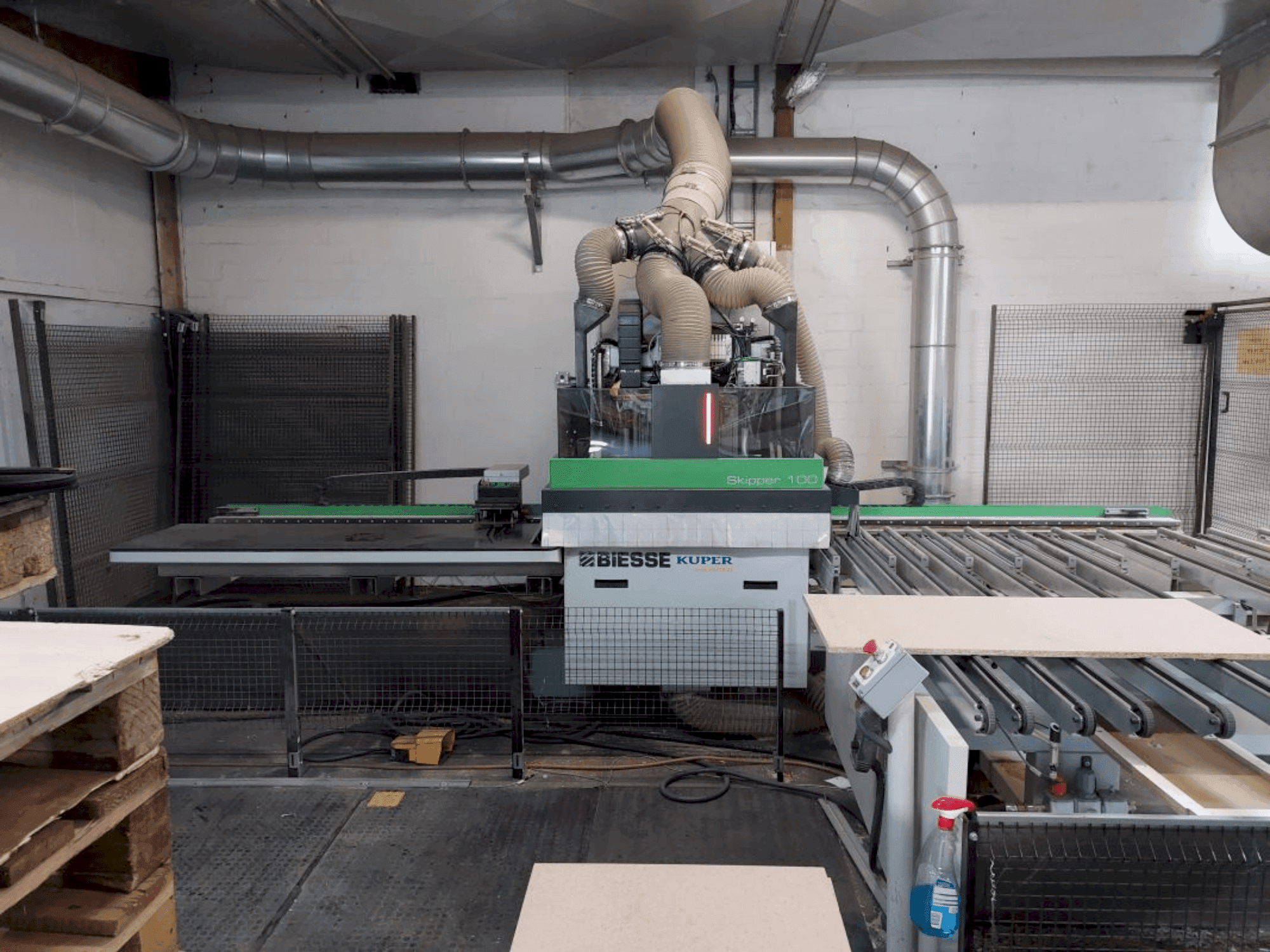 Вид станка BIESSE SKIPPER 100 L спереди