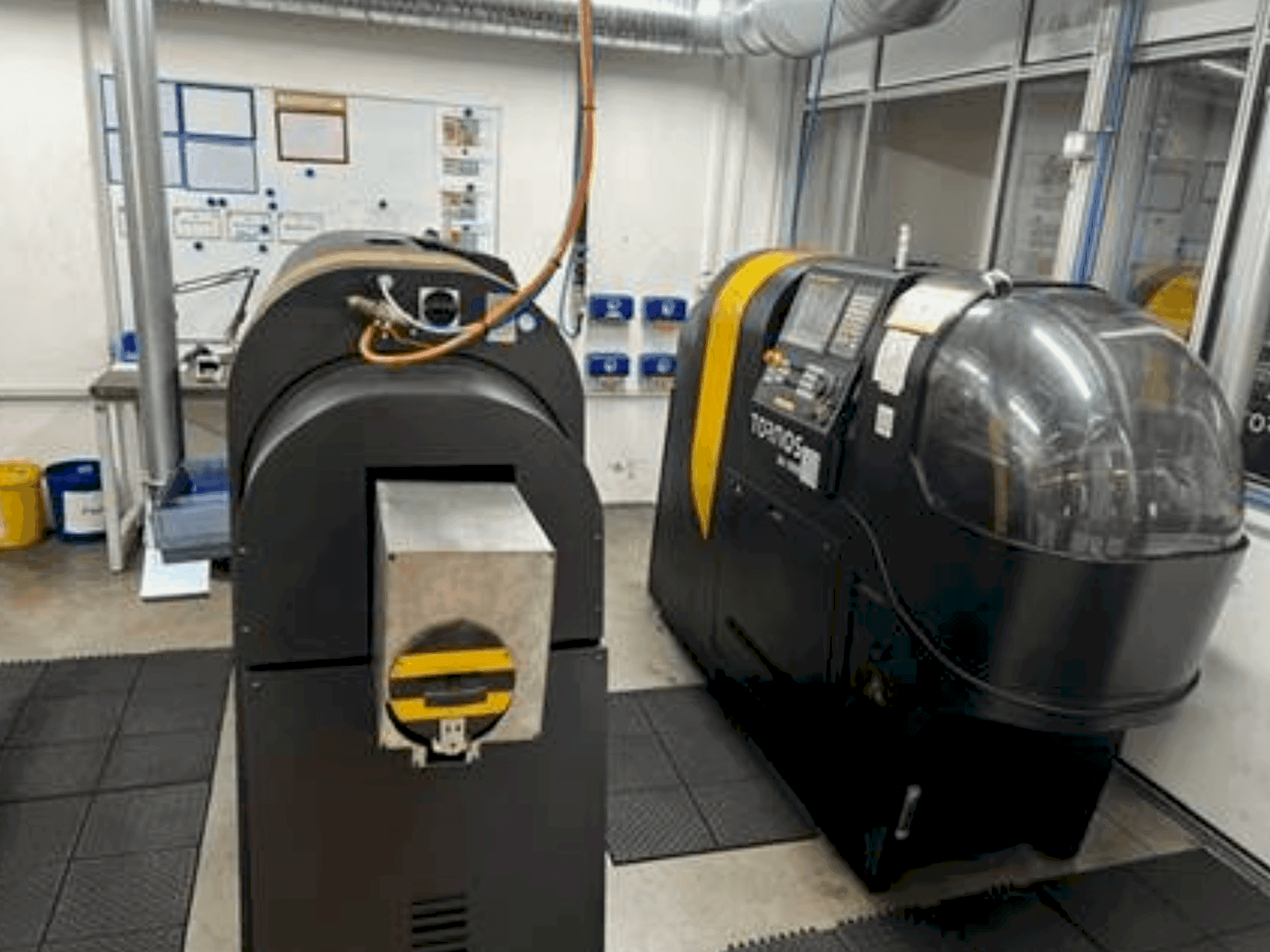 Вид станка TORNOS BA 1008 спереди