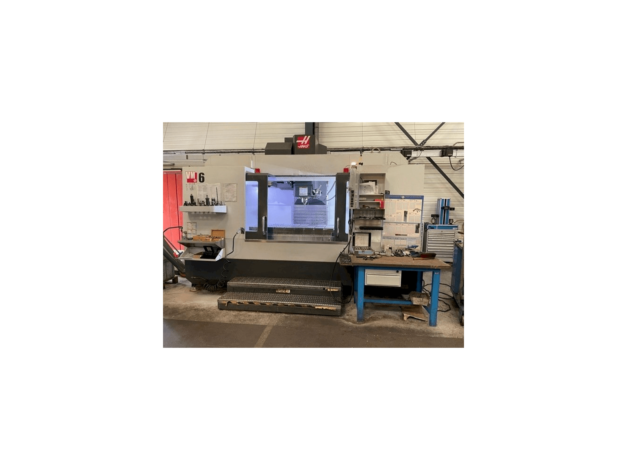 Вид станка HAAS VM-6 спереди