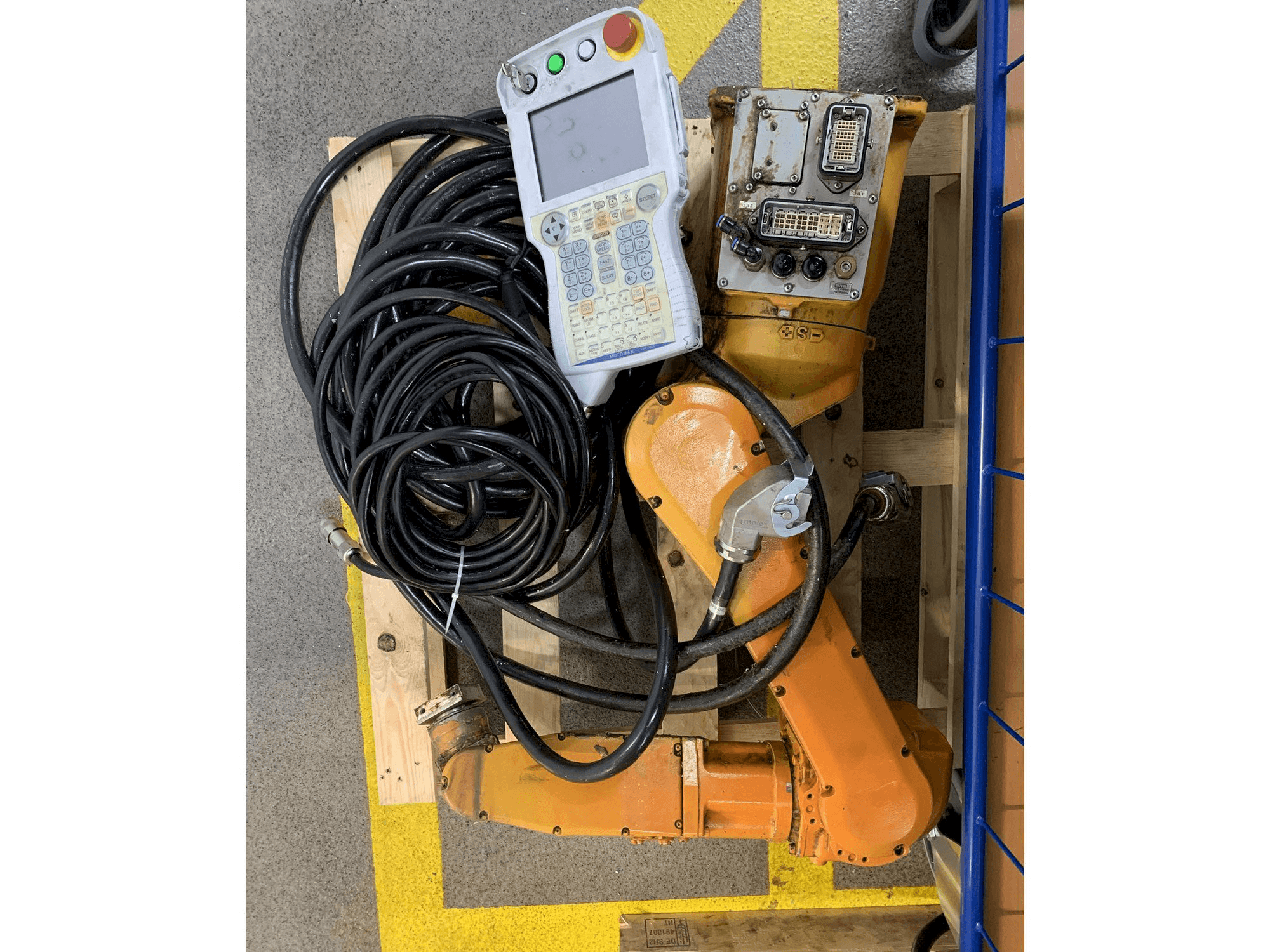 Вид станка Yaskawa Motoman YR-MH005LS-A12 спереди