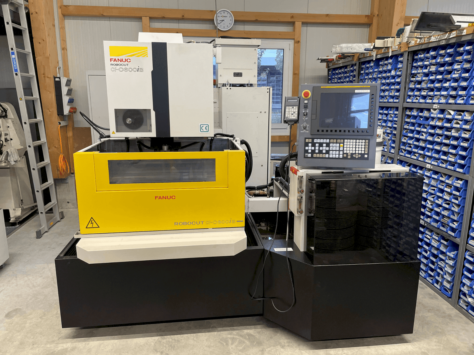 Вид станка FANUC Robocut alpha iB600 спереди