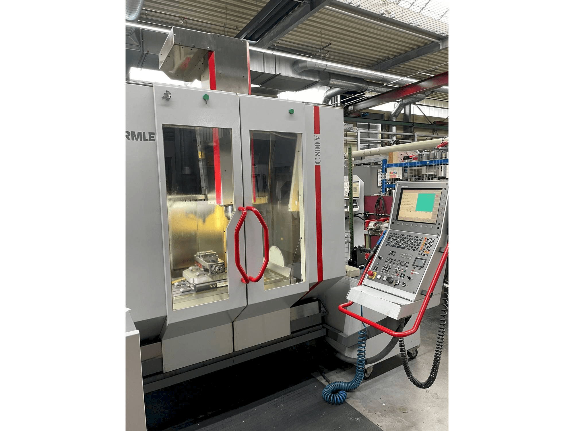 Вид станка HERMLE C 800 V спереди