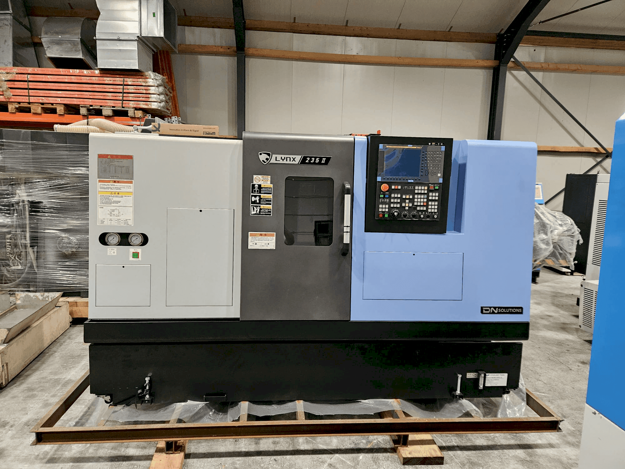 Вид станка DOOSAN Lynx 235II спереди