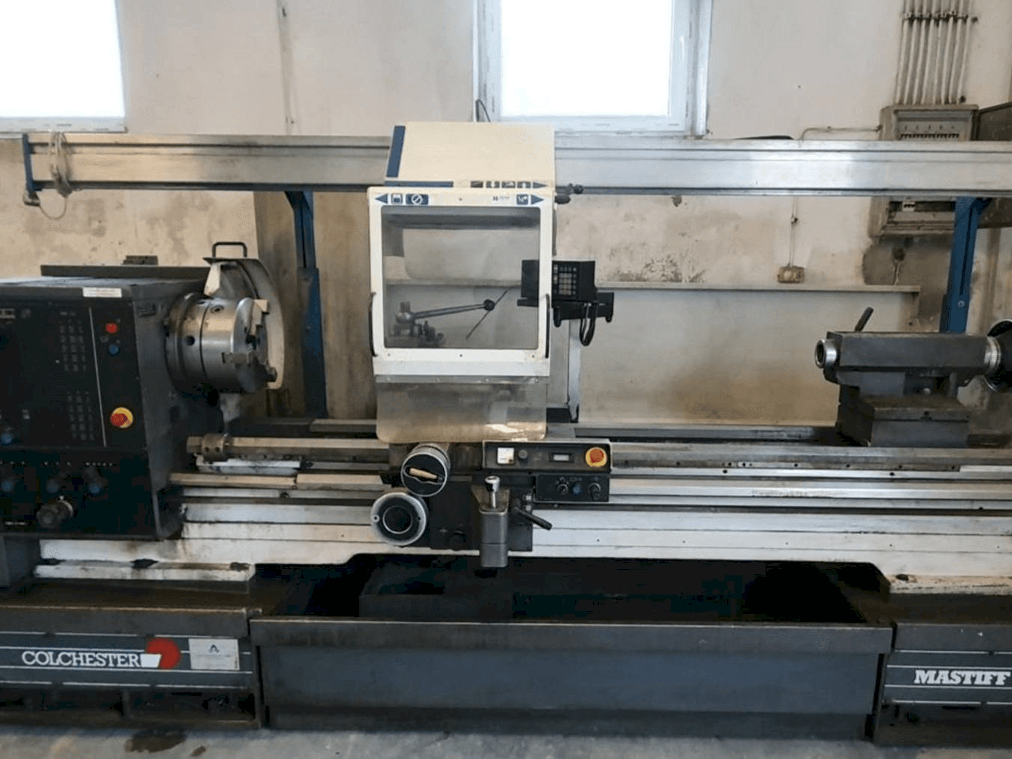 Вид станка Colchester MASTIFF V/S 1800 спереди