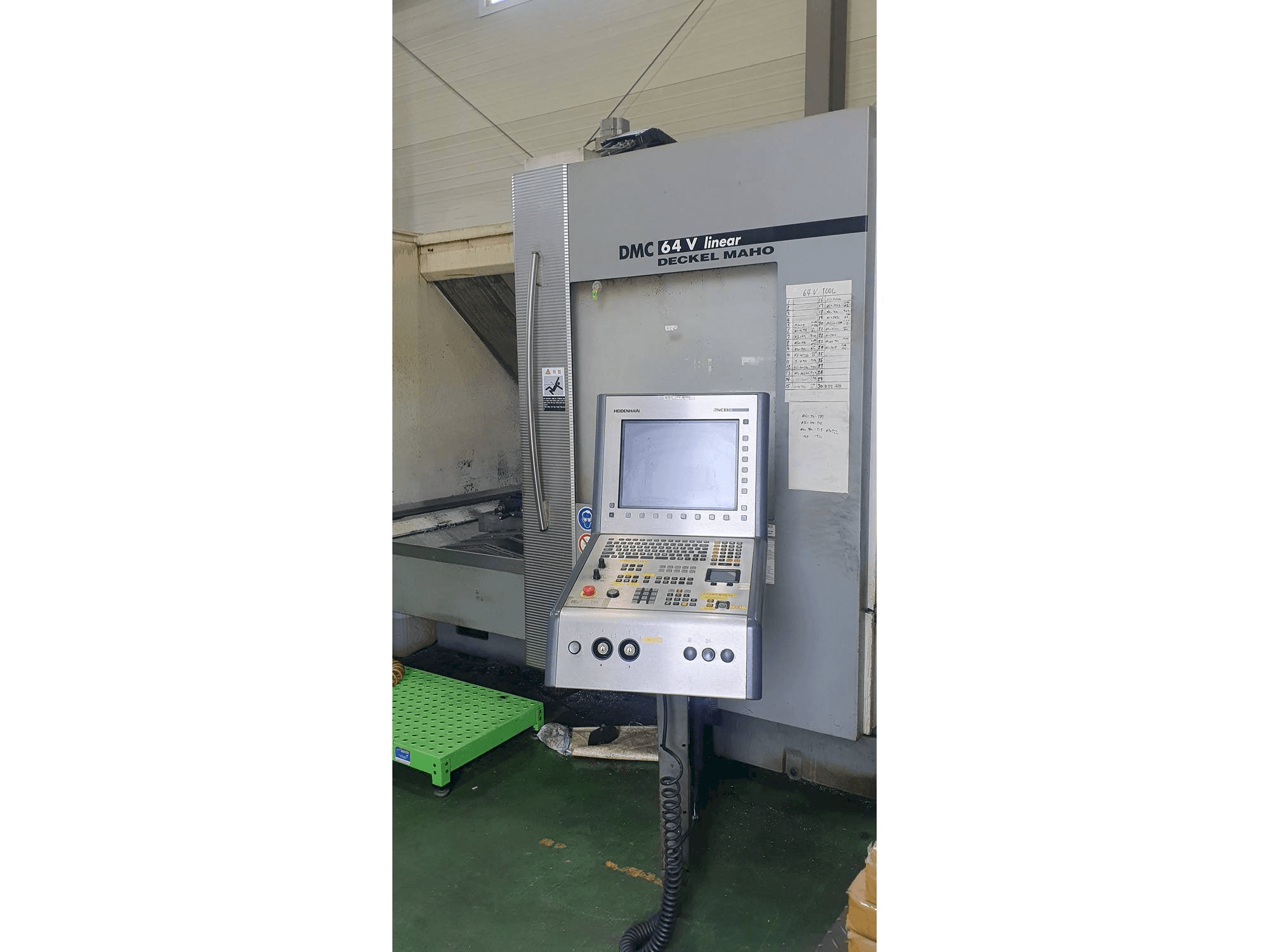 Вид станка DECKEL MAHO DMC 64 V спереди