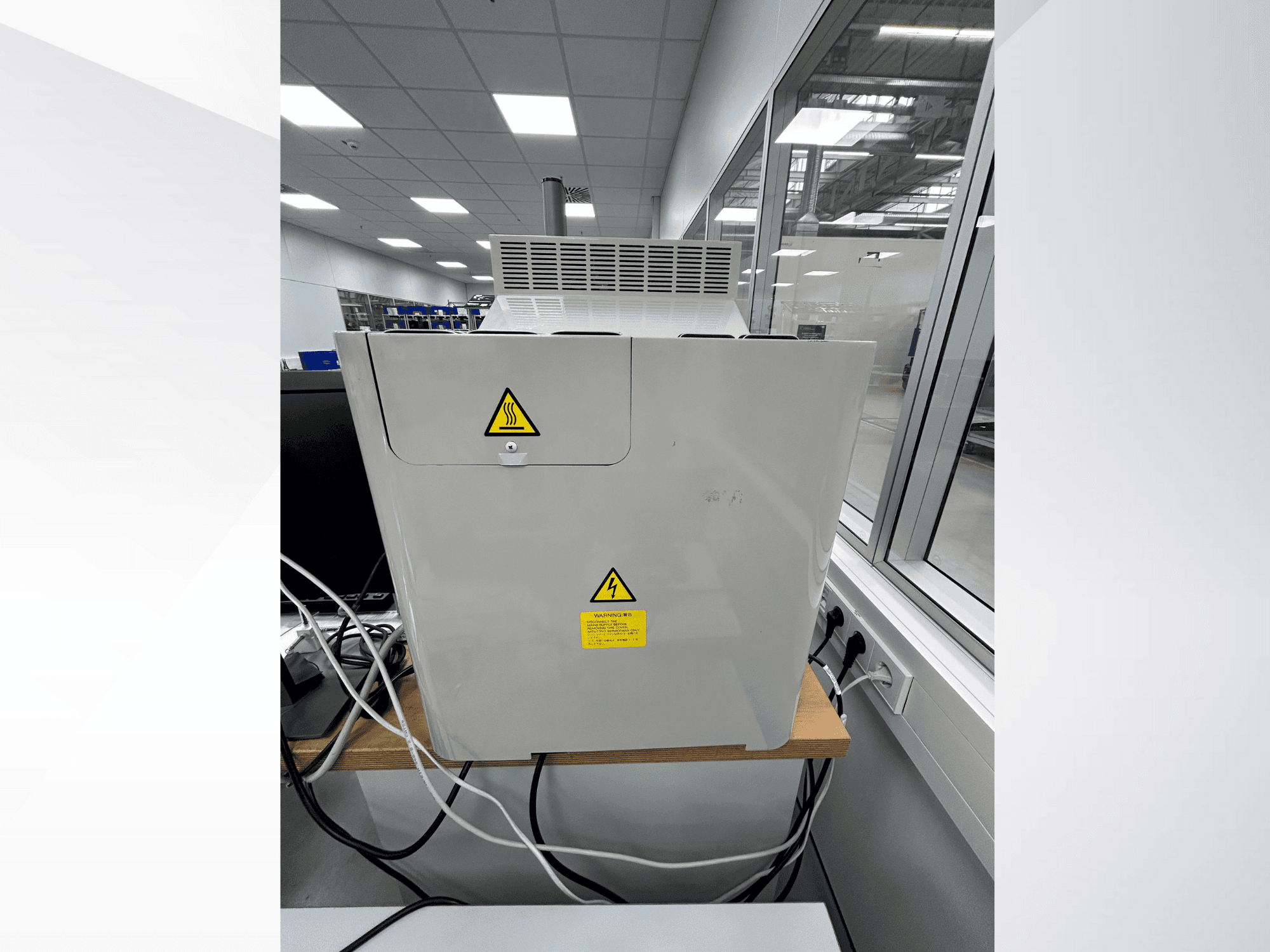 Вид станка Mitutoyo Quick Scope QS-250Z спереди