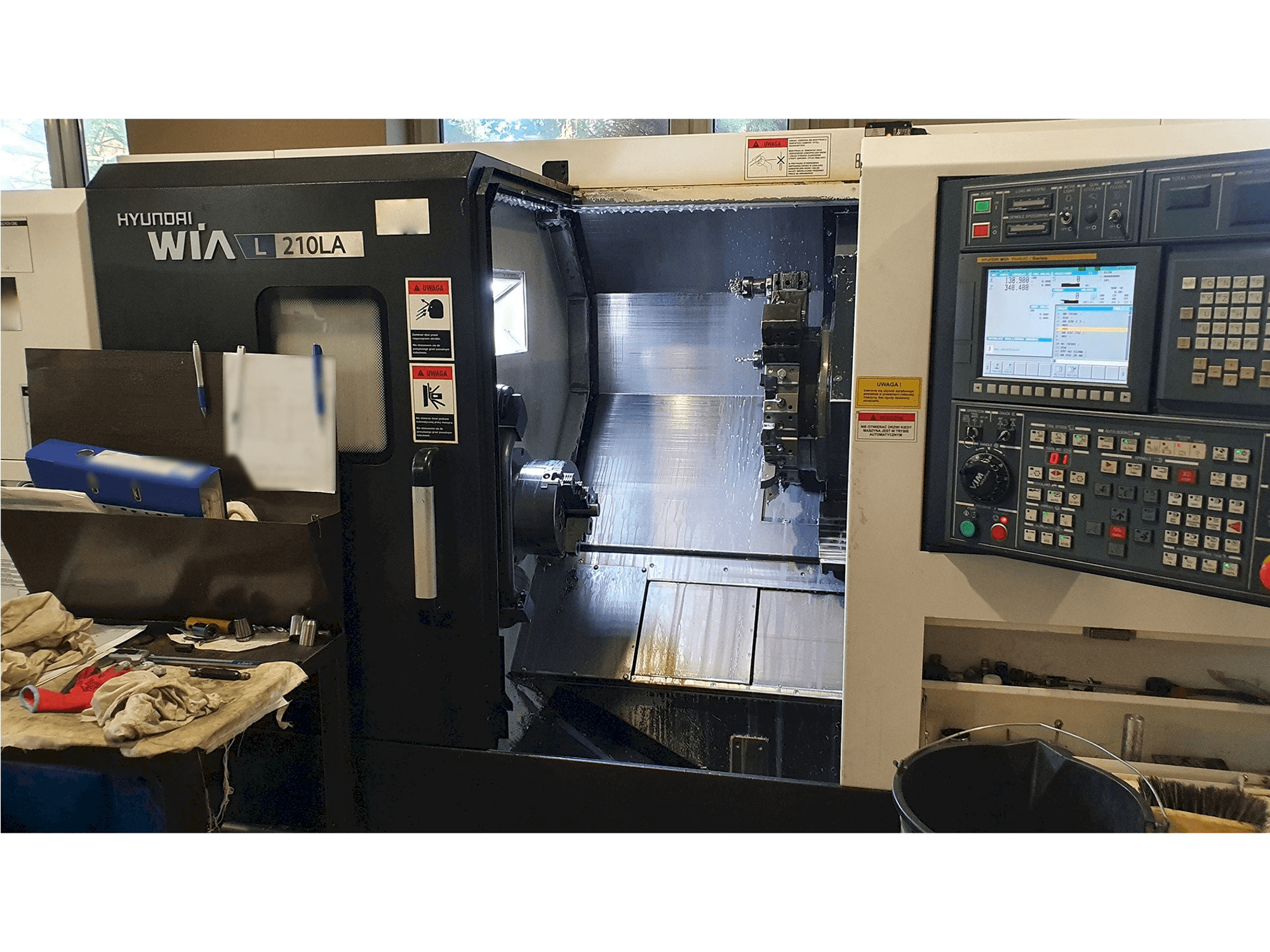 Вид станка Hyundai Wia L210LA спереди