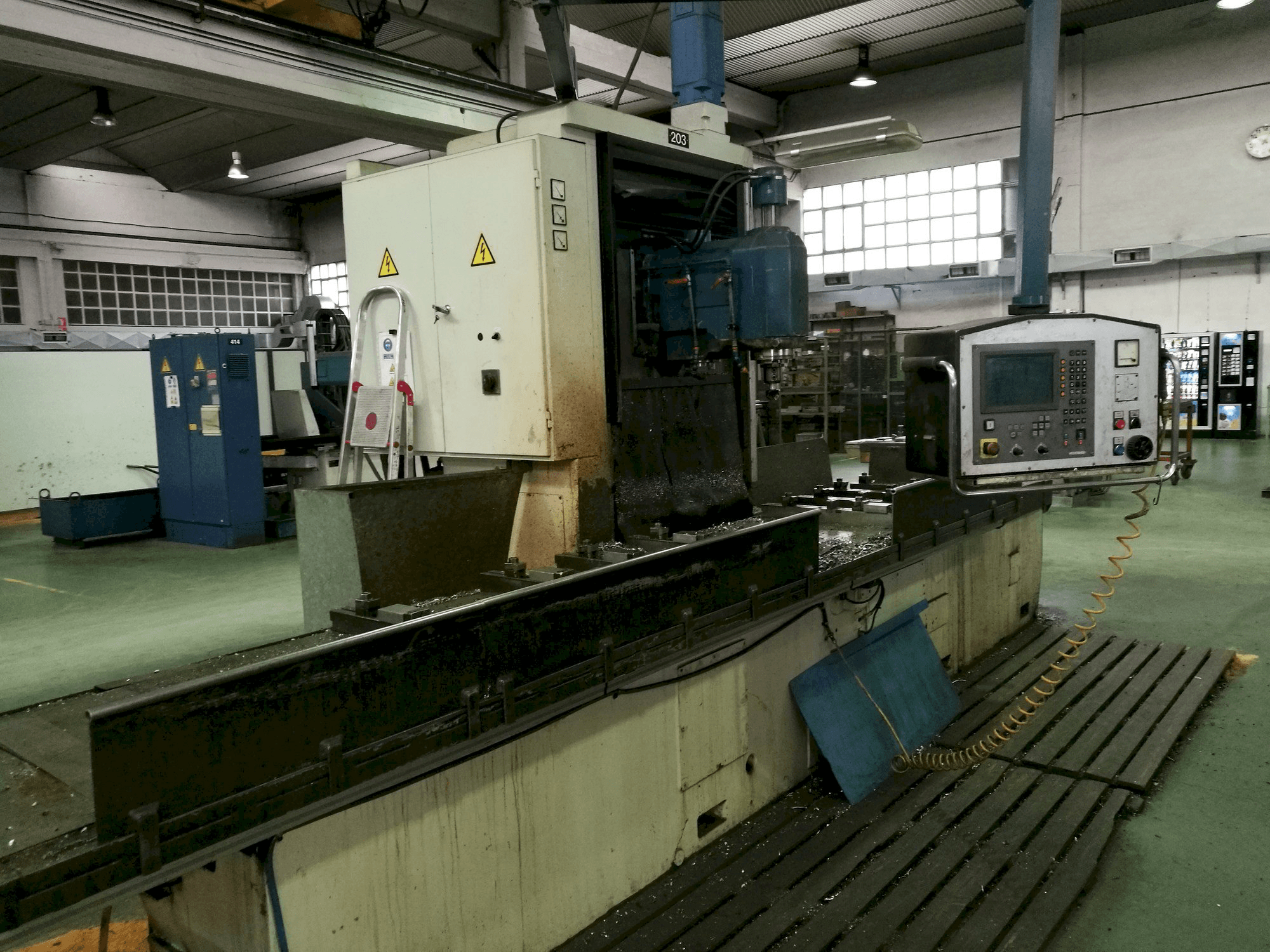 Left side view of Correa A-20/44 machine