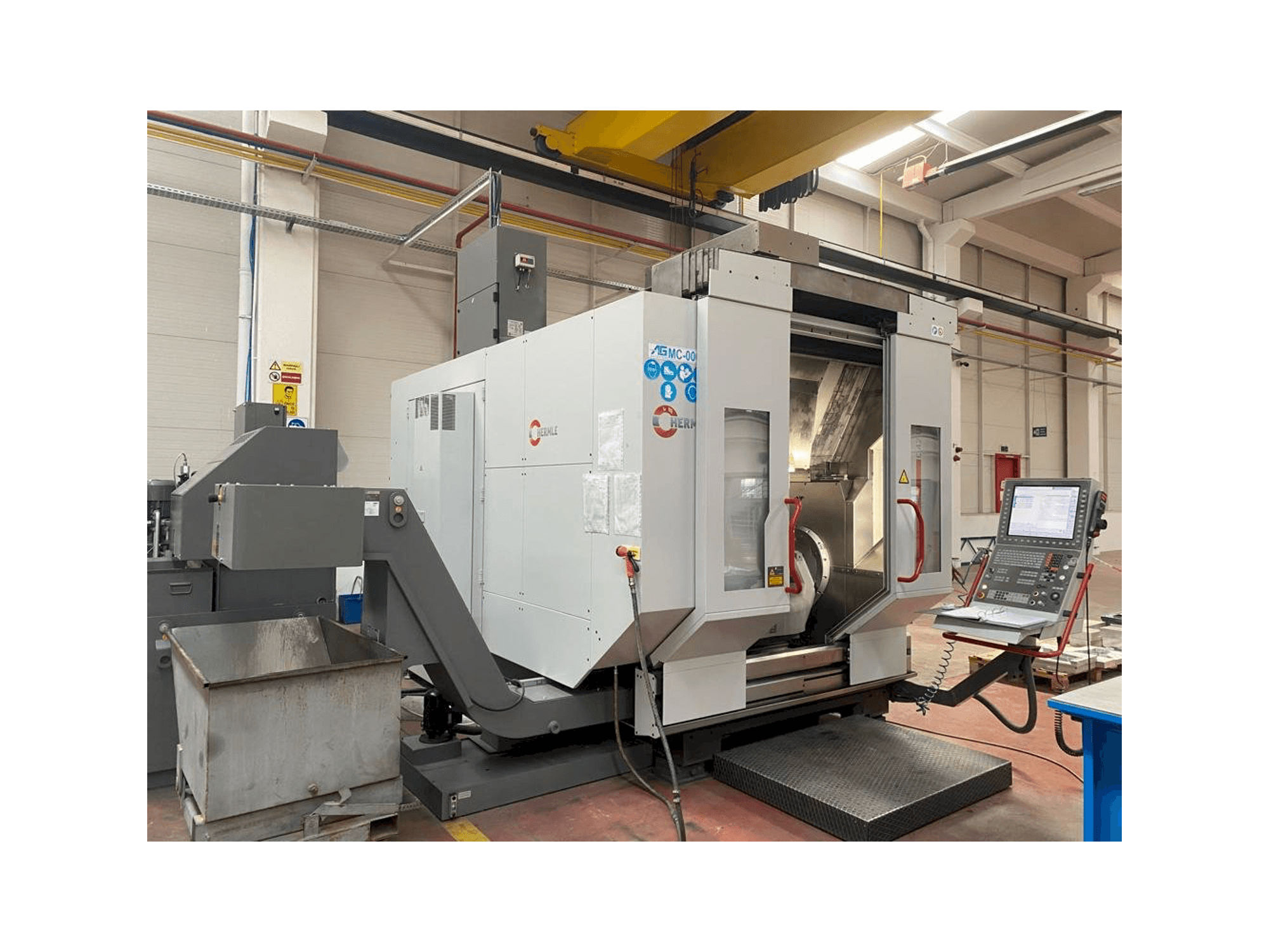 Вид станка HERMLE C42u-mt спереди