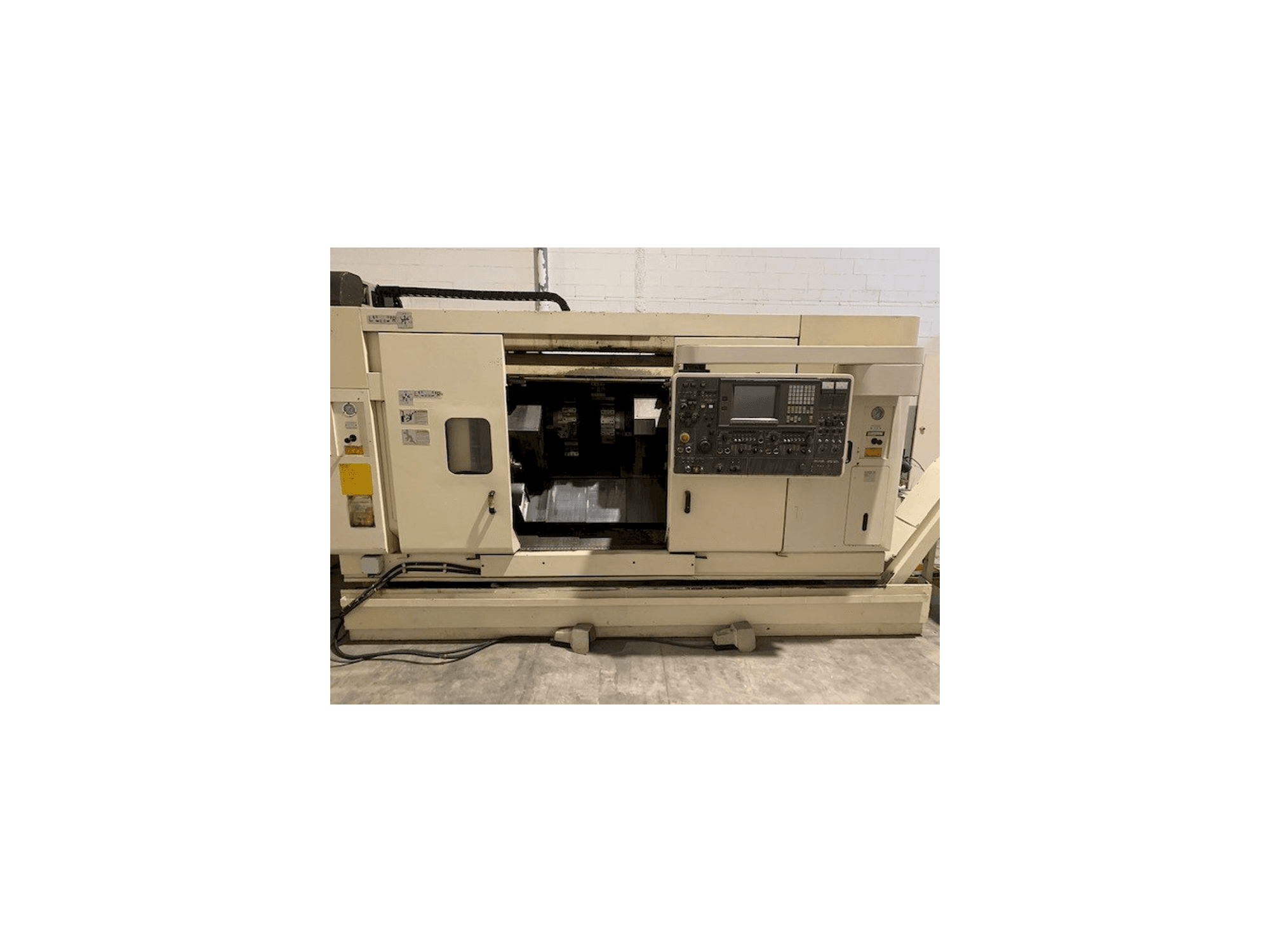 Вид станка NAKAMURA-TOME TW-20 спереди